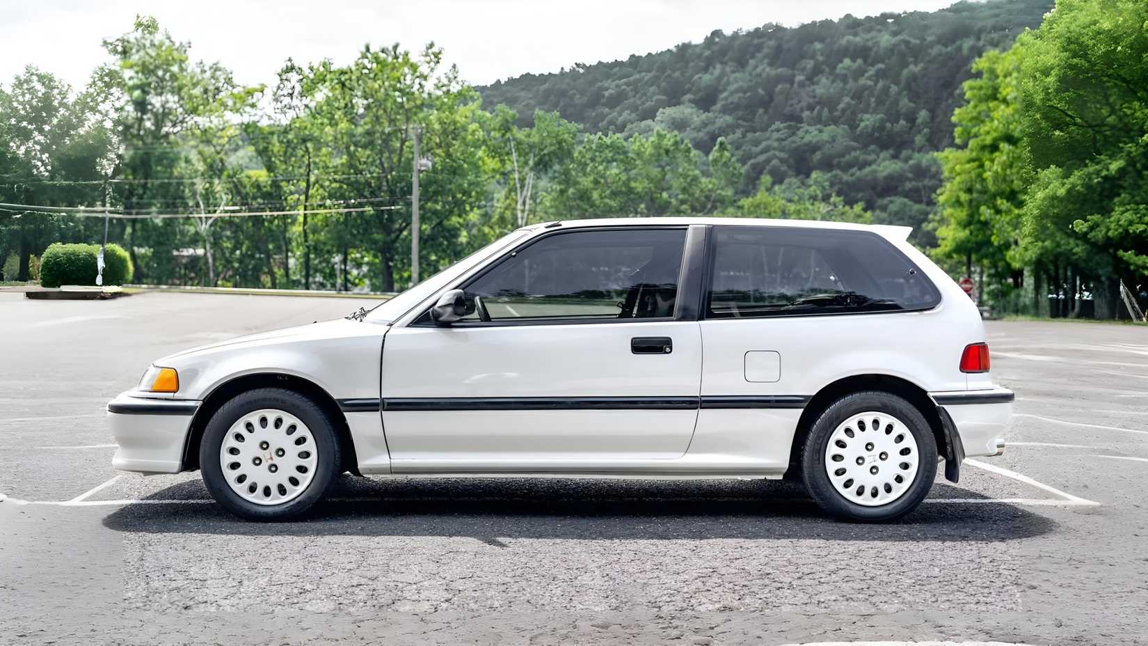 1990 Honda Civic Si side profile view