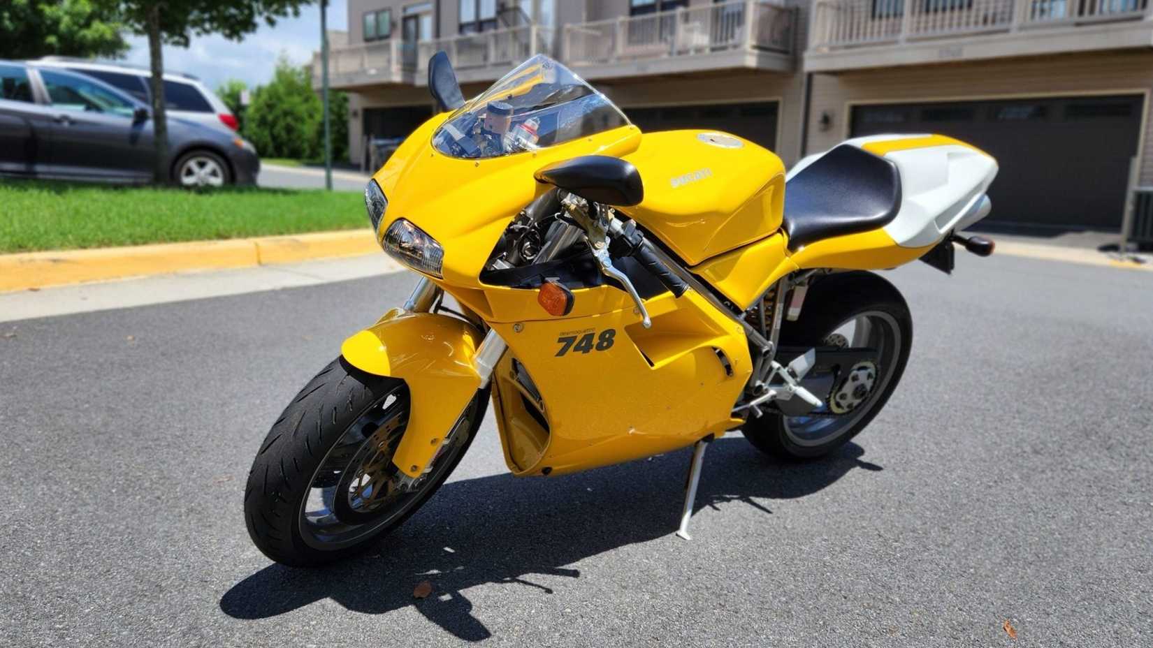 Ducati 748
