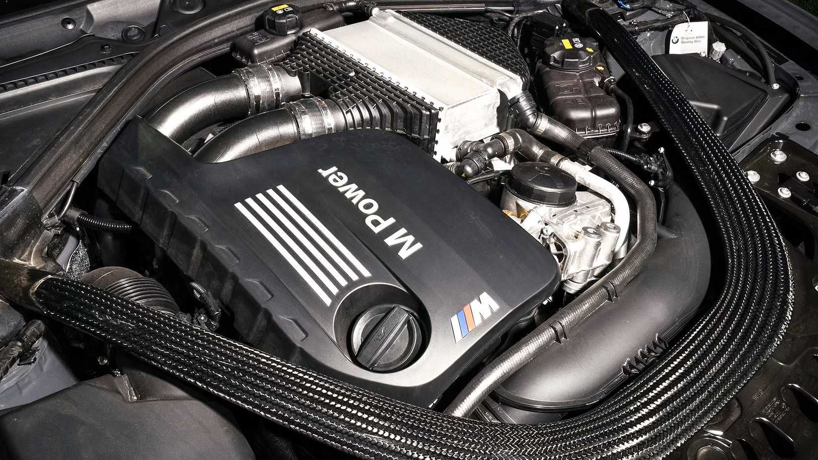 2020 BMW M4 Convertible engine