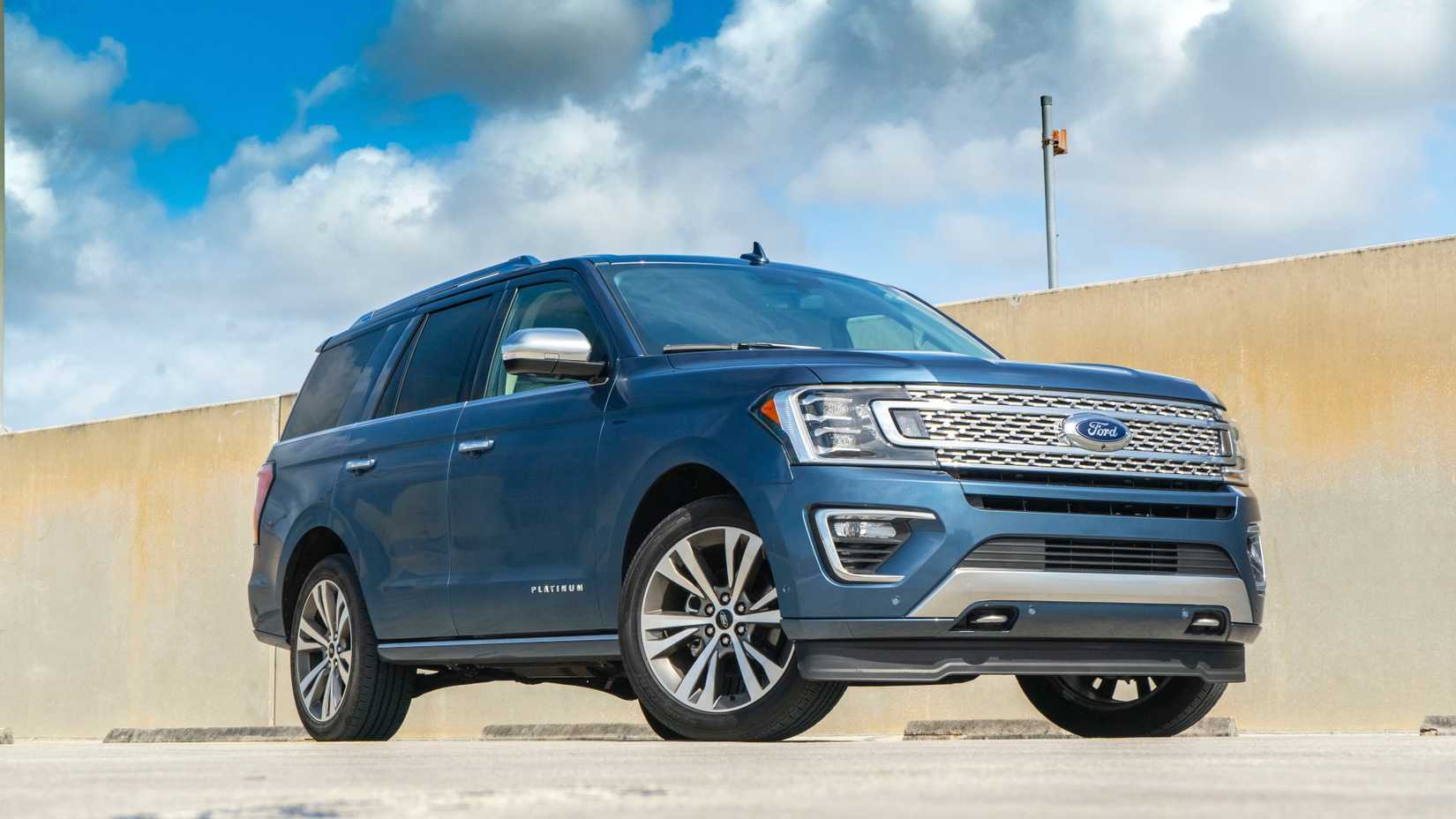 2020 Ford Expedition - Driven_01