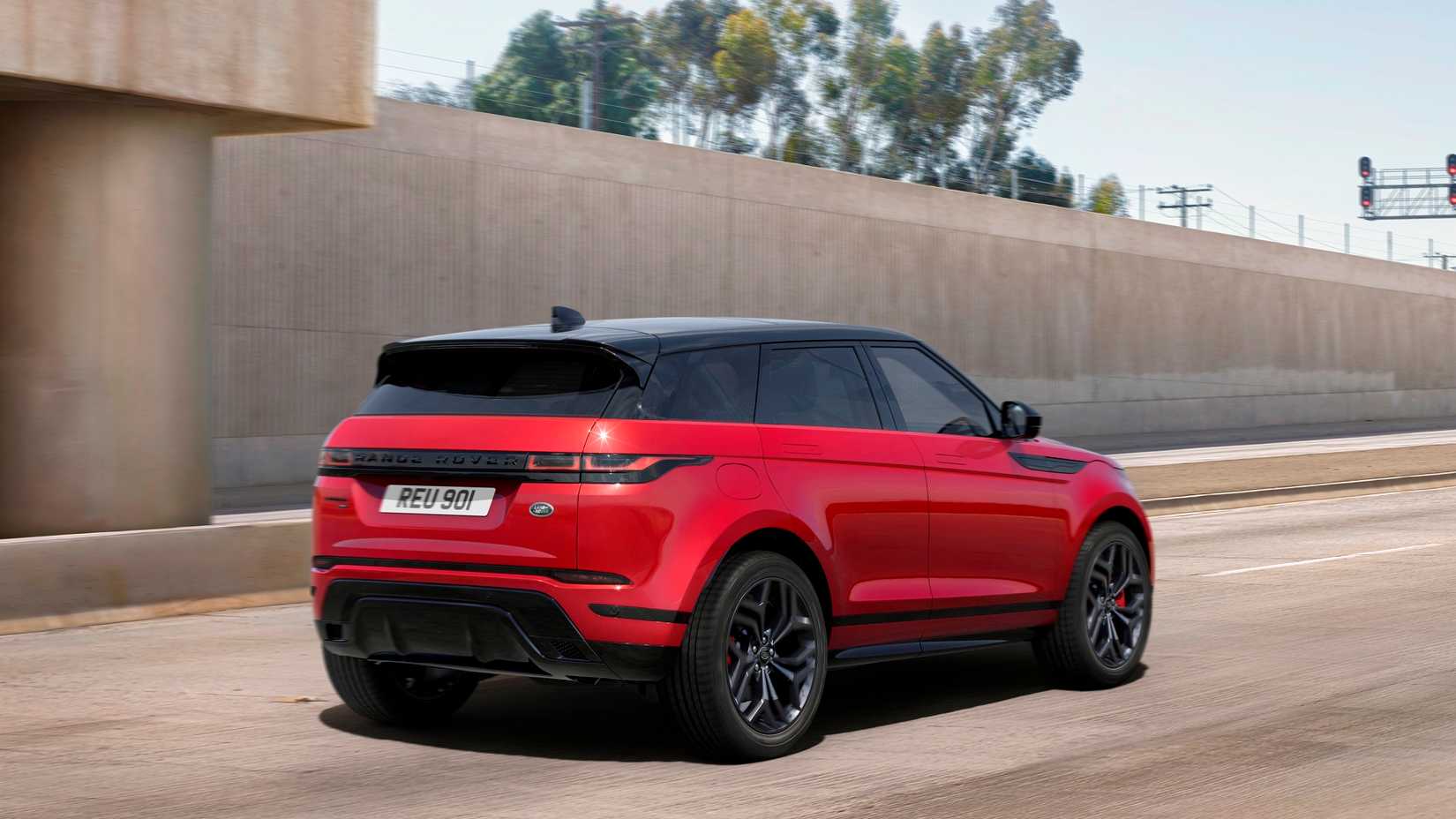 2021 Range Rover Evoque rear-quarter