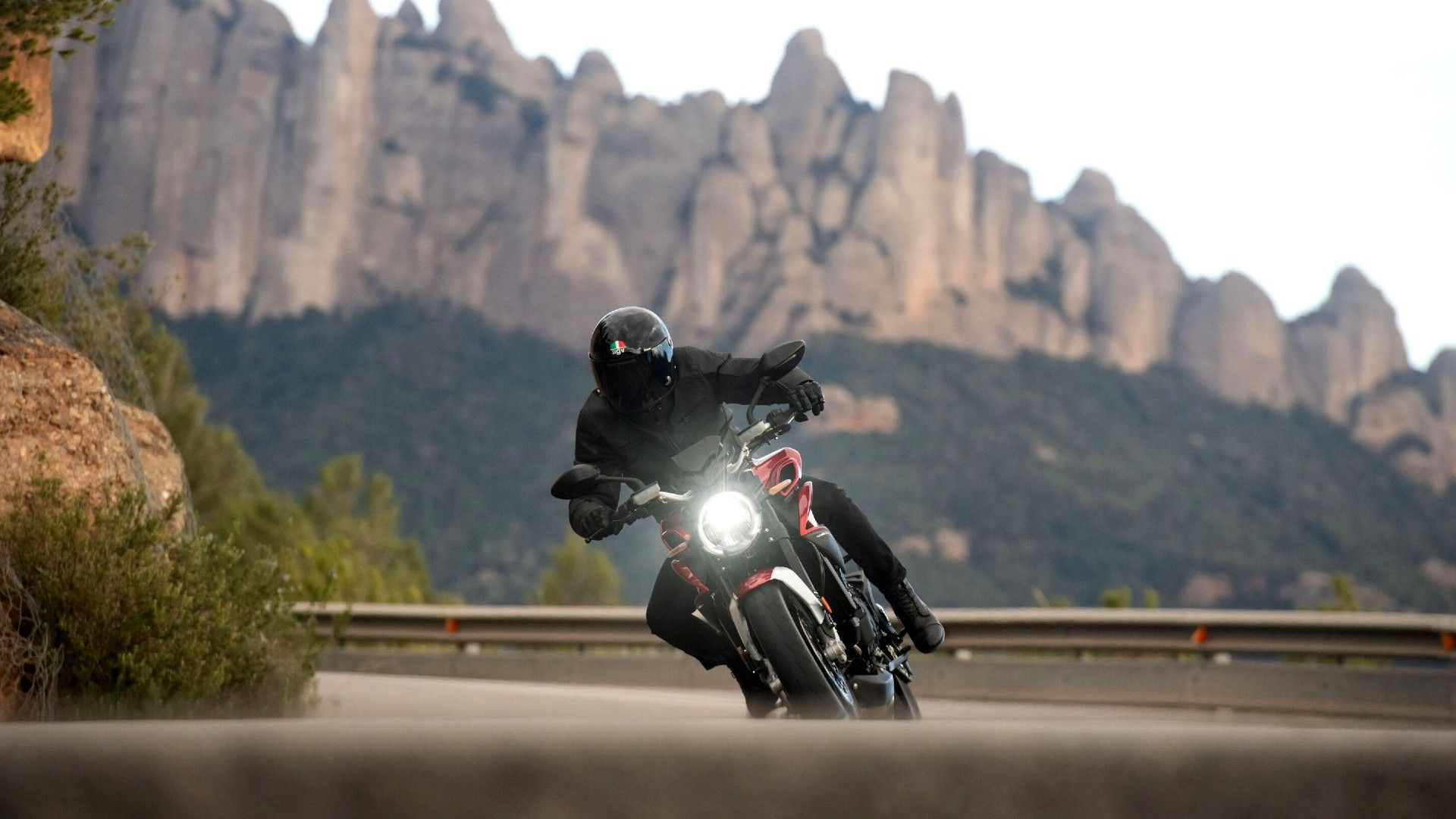 2023 MV Agusta Brutale 800 RR Cornering