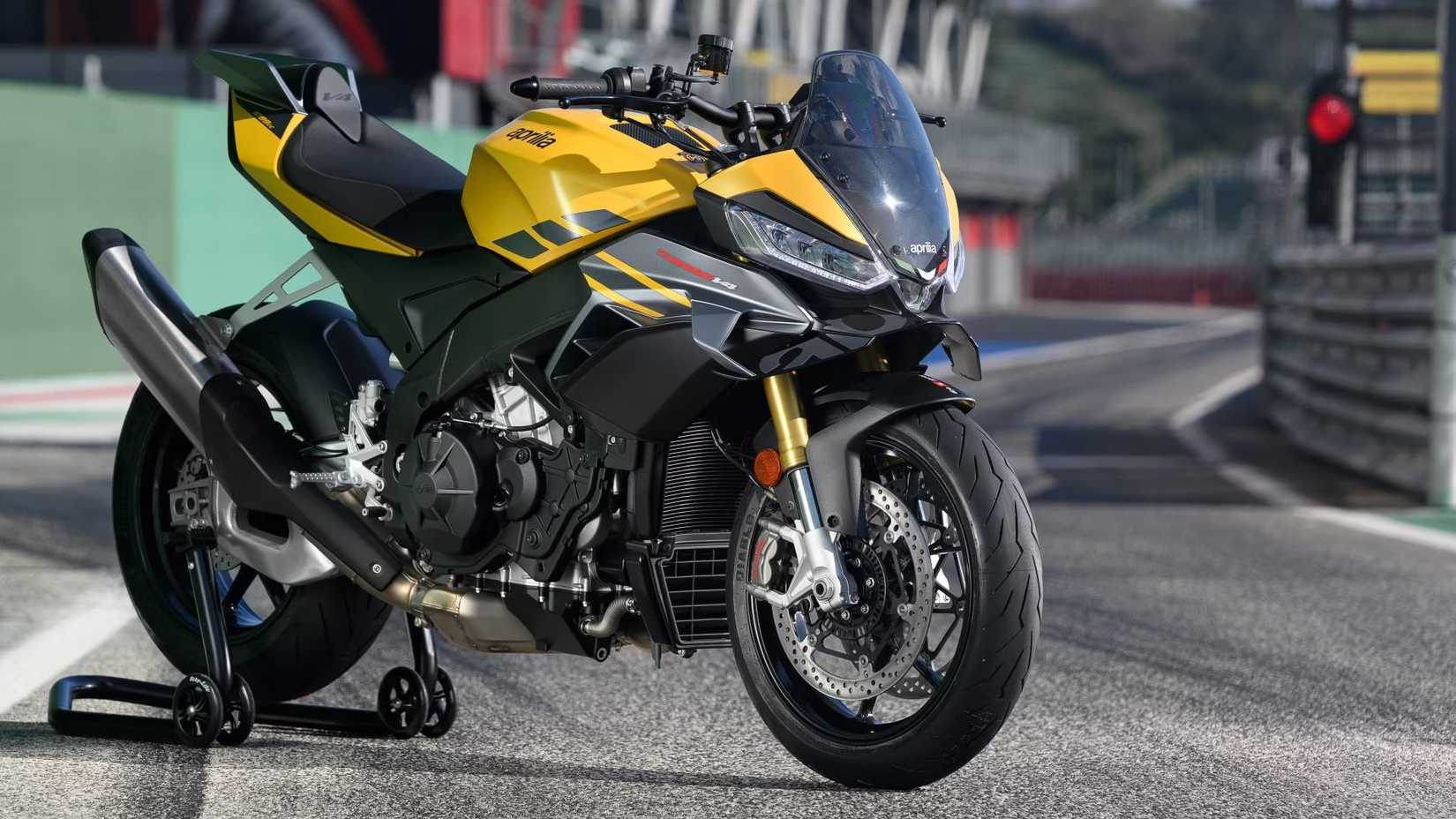 2025 Aprilia Tuono V4 1100 Full