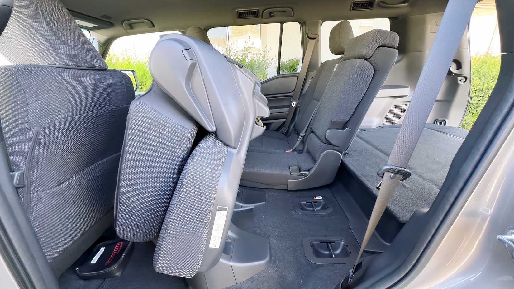 Assento tombado de carga do Toyota Land Cruiser 2025