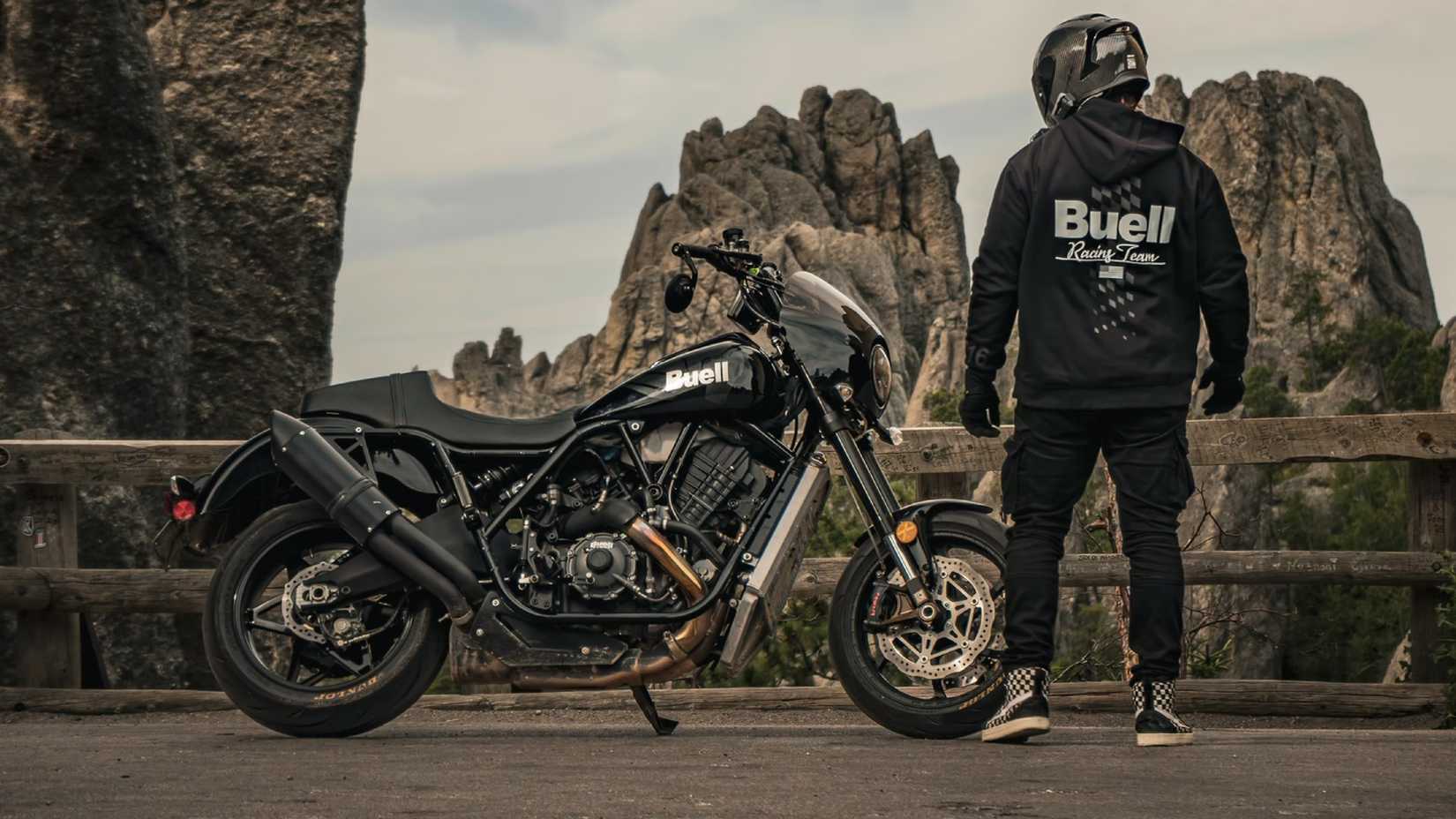 2026 Buell Super Cruiser estacionário