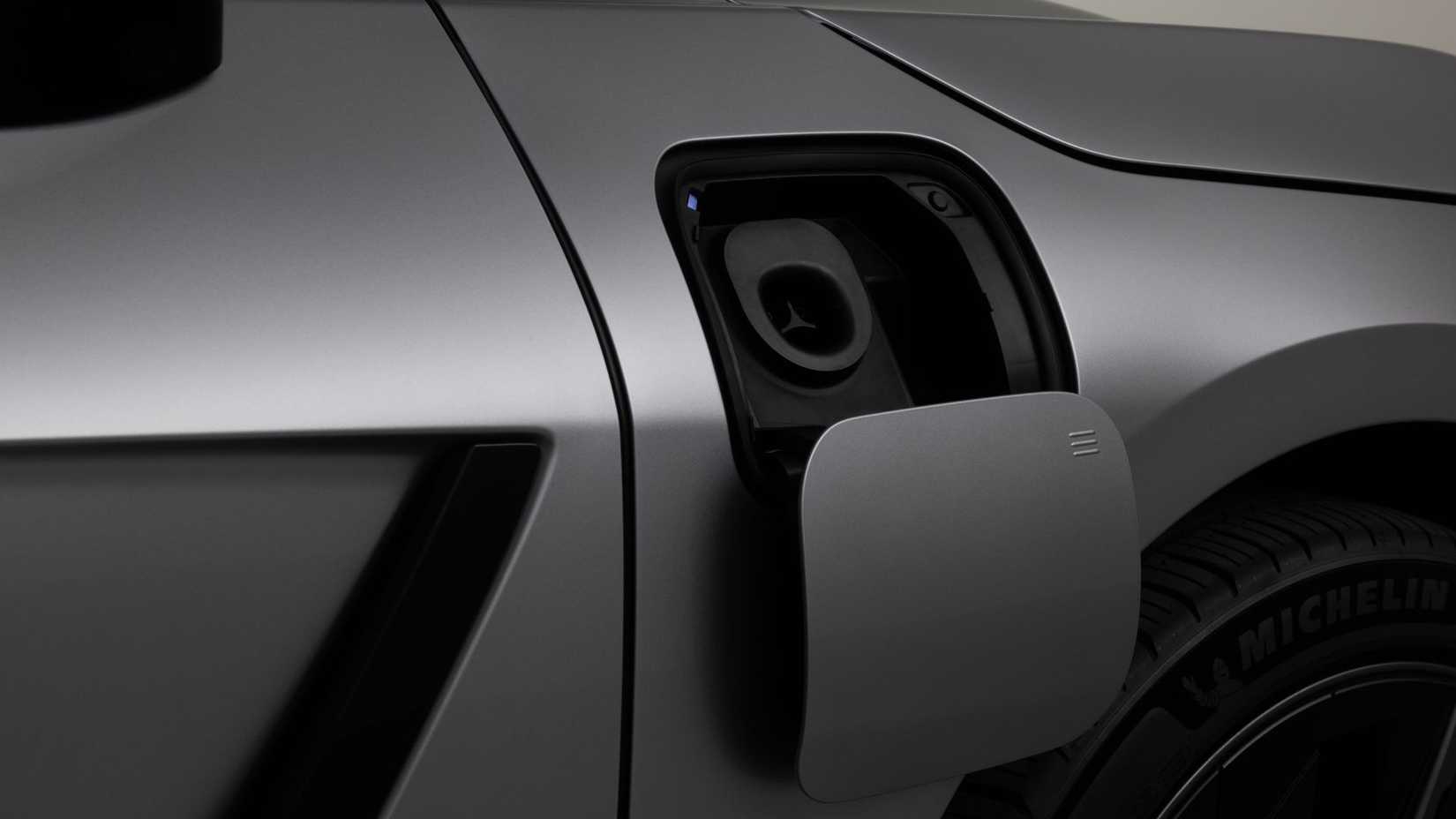 Porta de carregamento Lexus ES 500e AWD 2026