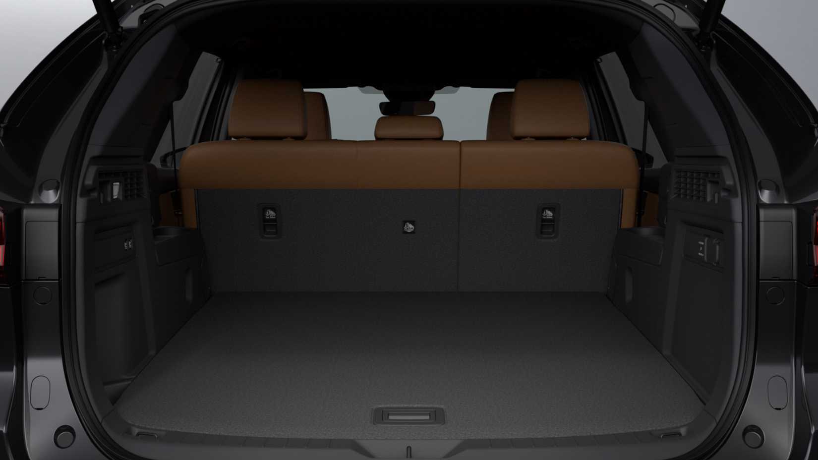 Foto do interior de um Mazda CX-70 2026 mostrando a área de carga