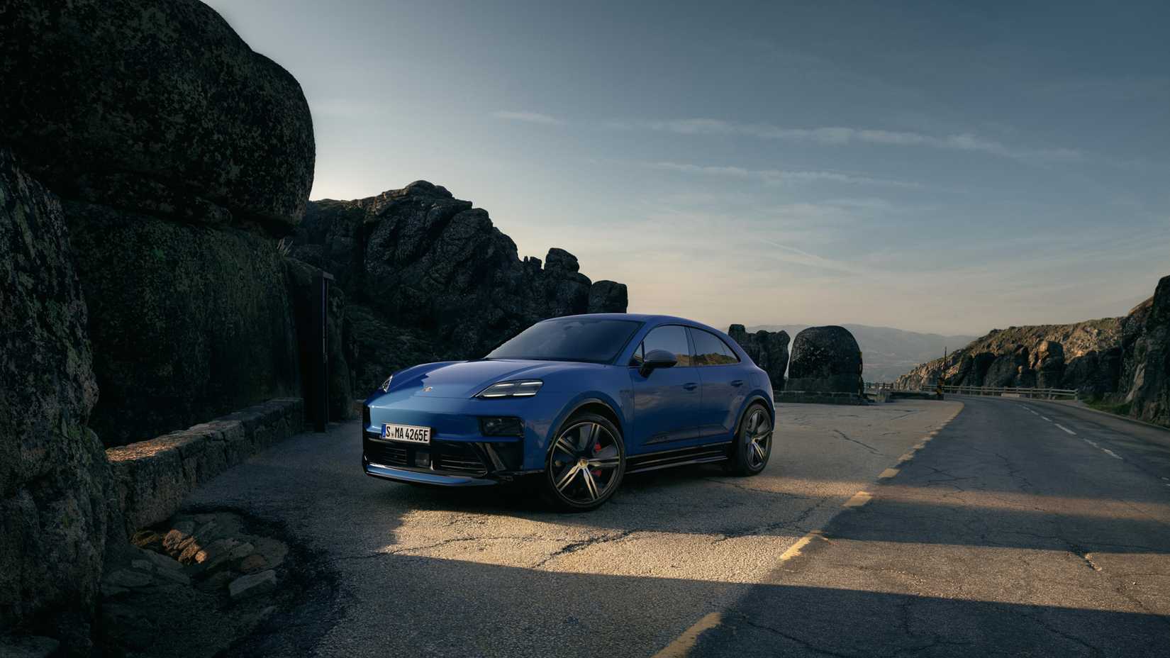 2026 Porsche Macan GTS-13