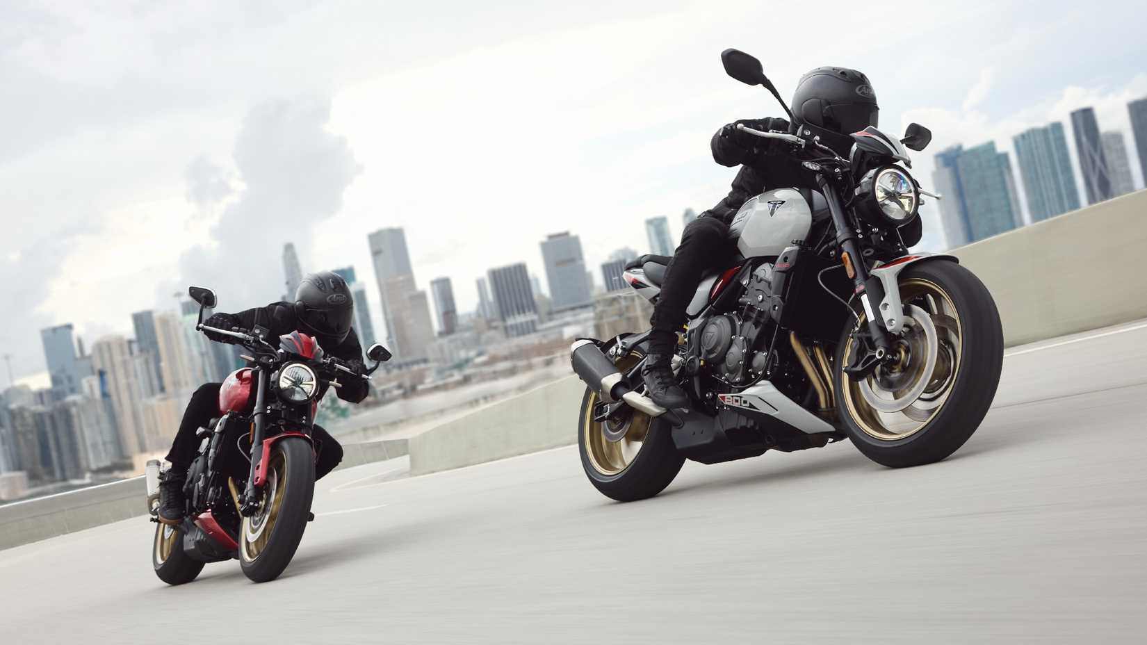 2026 Triumph Trident 800 Cornering