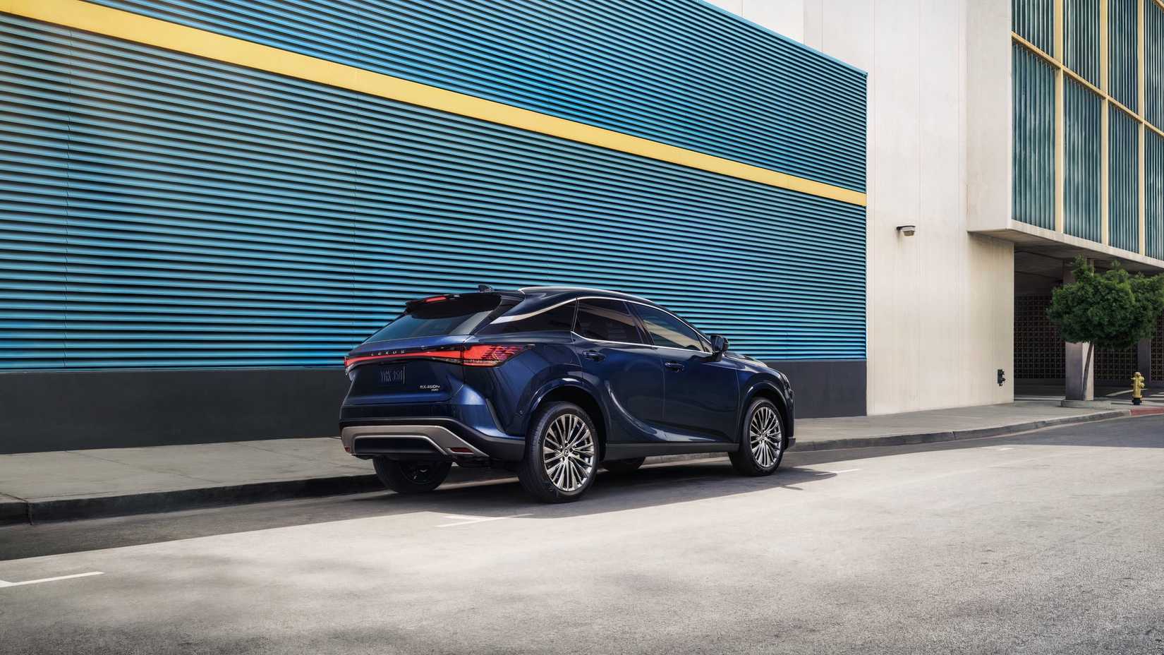 2026_Lexus_RX_450h_Luxury_01