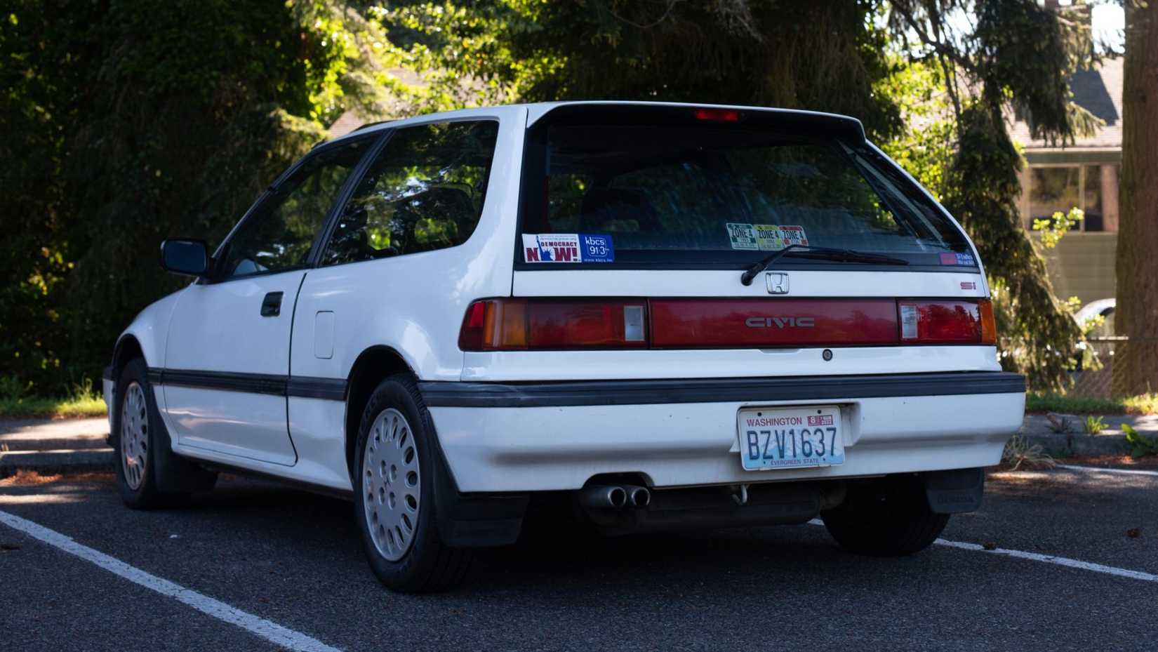 1989 Honda Civic Si looks great