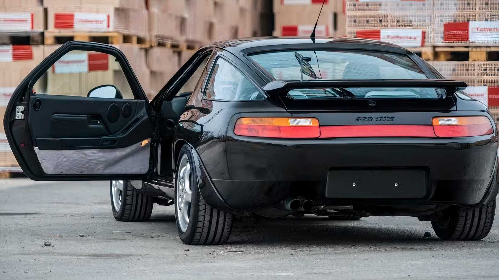 1977 - 1995 Porsche 928