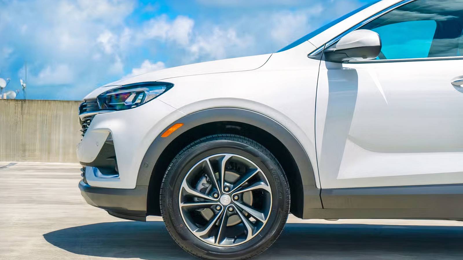 The Forgotten American SUV That Tops Reliability And Safety Rankings