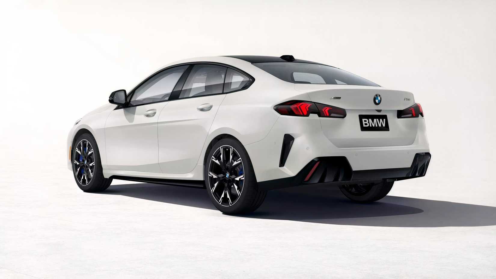 2025 BMW Série 2 Gran Coupé, traseira 3/4