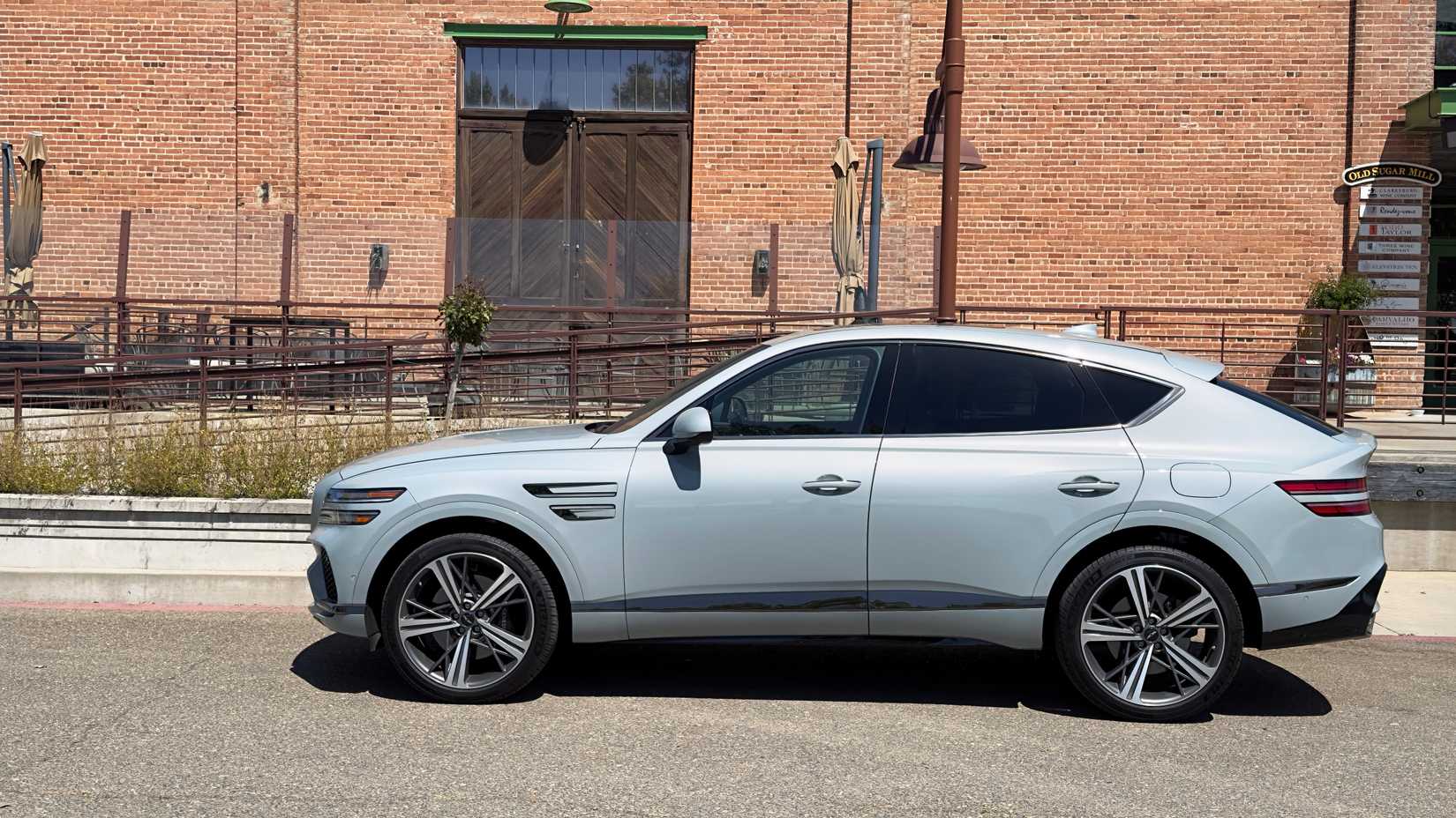 Genesis GV80 Coupe 3.5T e-SC AWD - perfil externo completo à esquerda