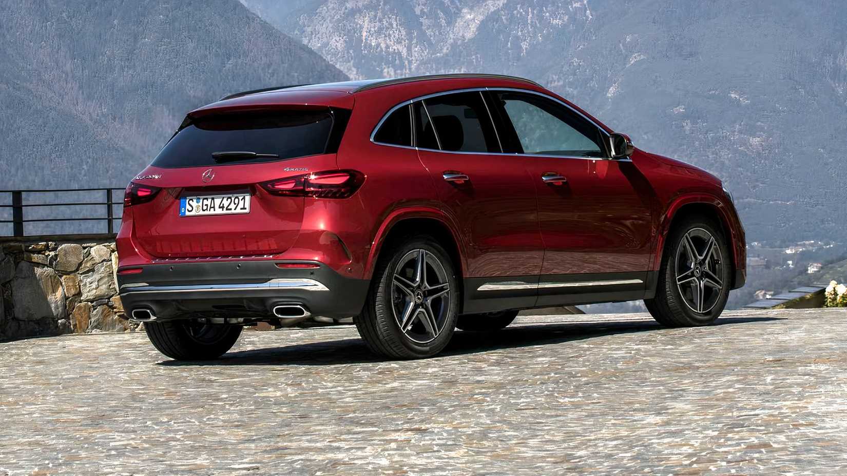 2025 Mercedes-Benz GLA 250 4MATIC in red