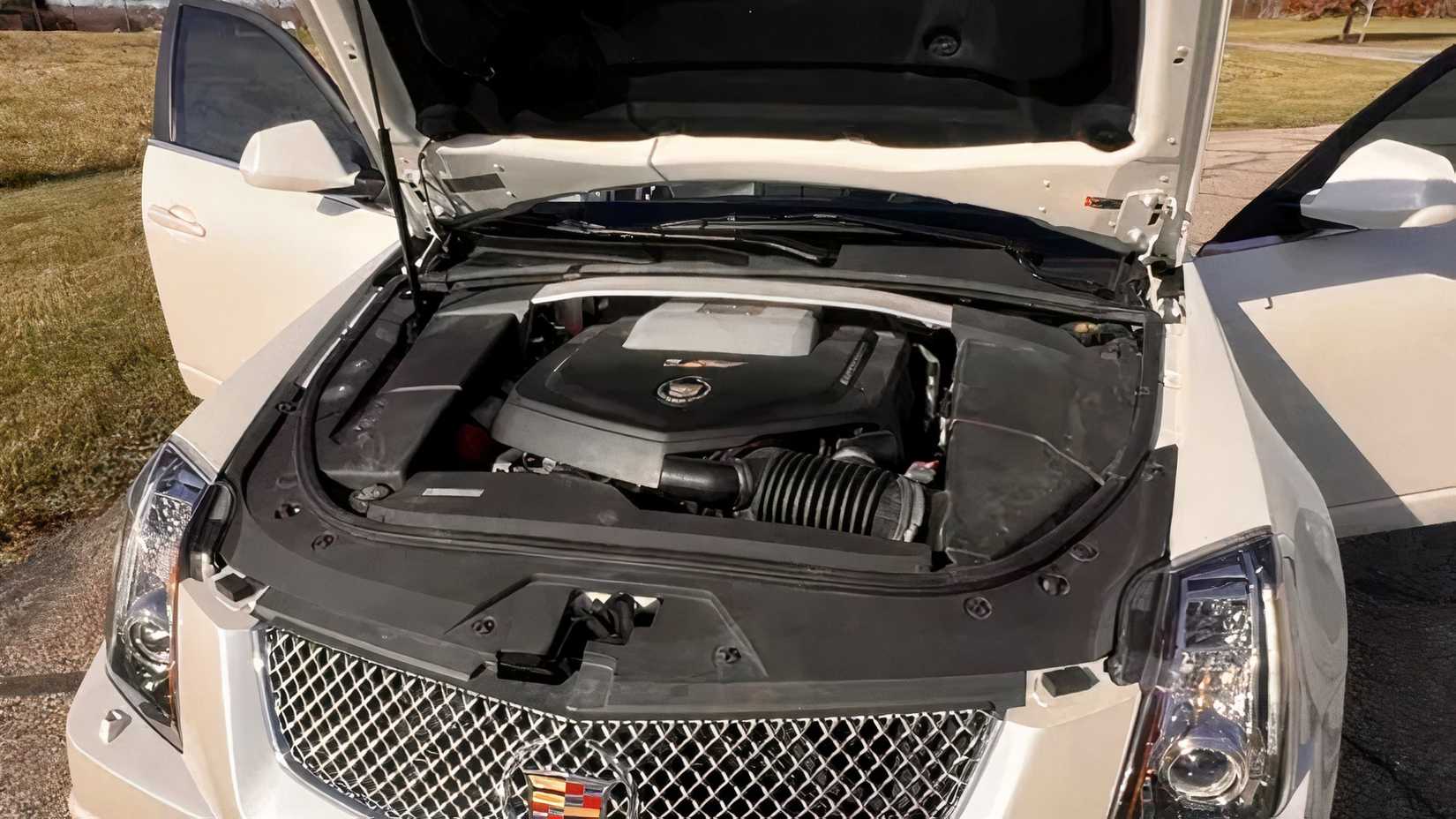 2014 Cadillac CTS-V engine bay