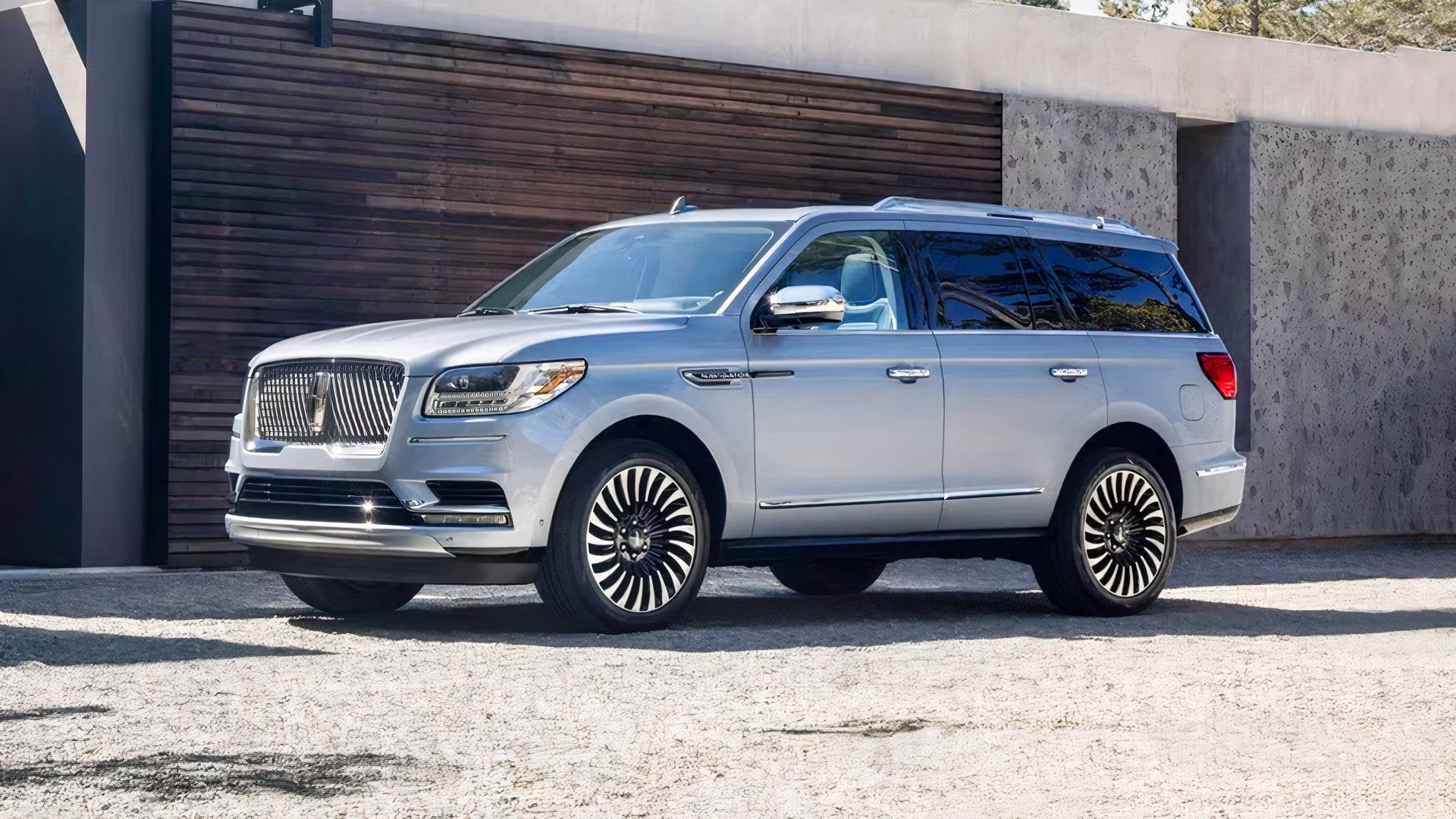 2019 Lincoln Navigator in silver parked