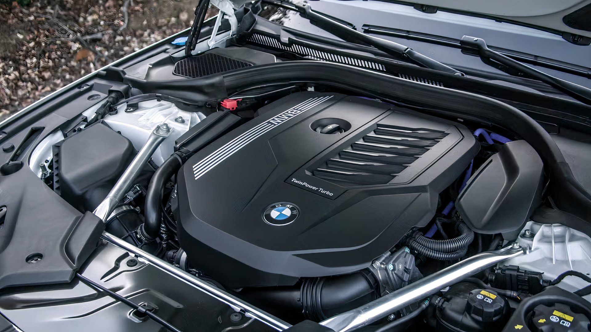 2023 BMW 5 Series engine bay
