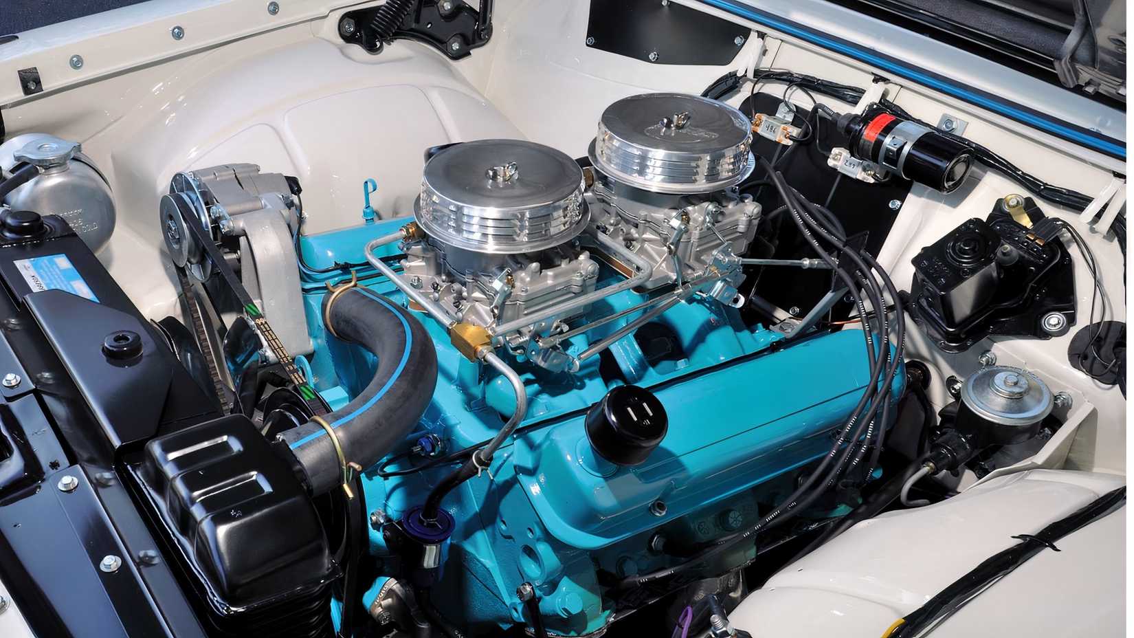 Engine of 1963 Pontiac Tempest Super Duty