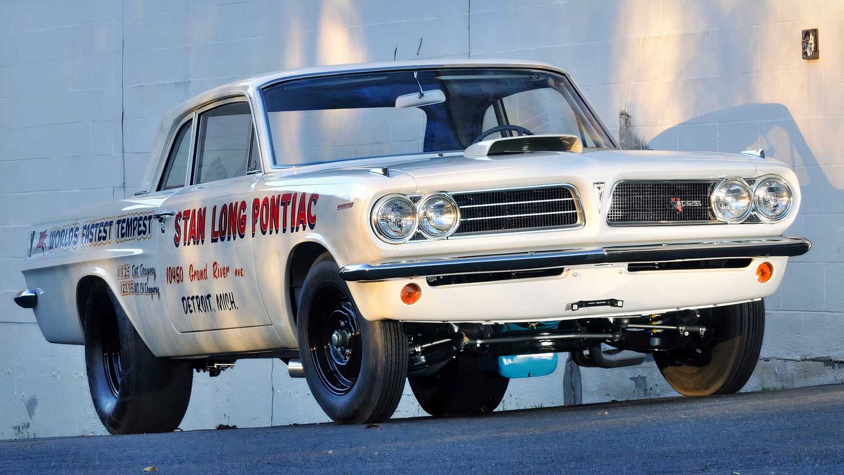 Vista frontal 3/4 do Pontiac Tempest Super Duty 1963