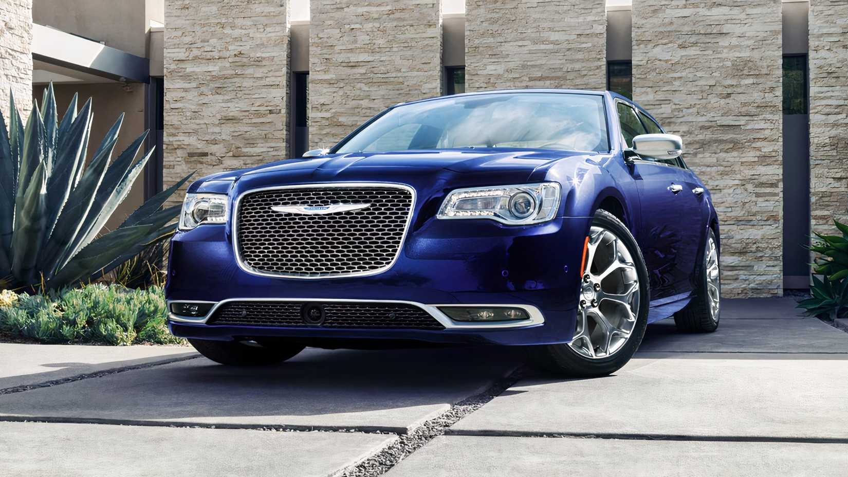 3/4 front view of 2020 Chrysler 300C