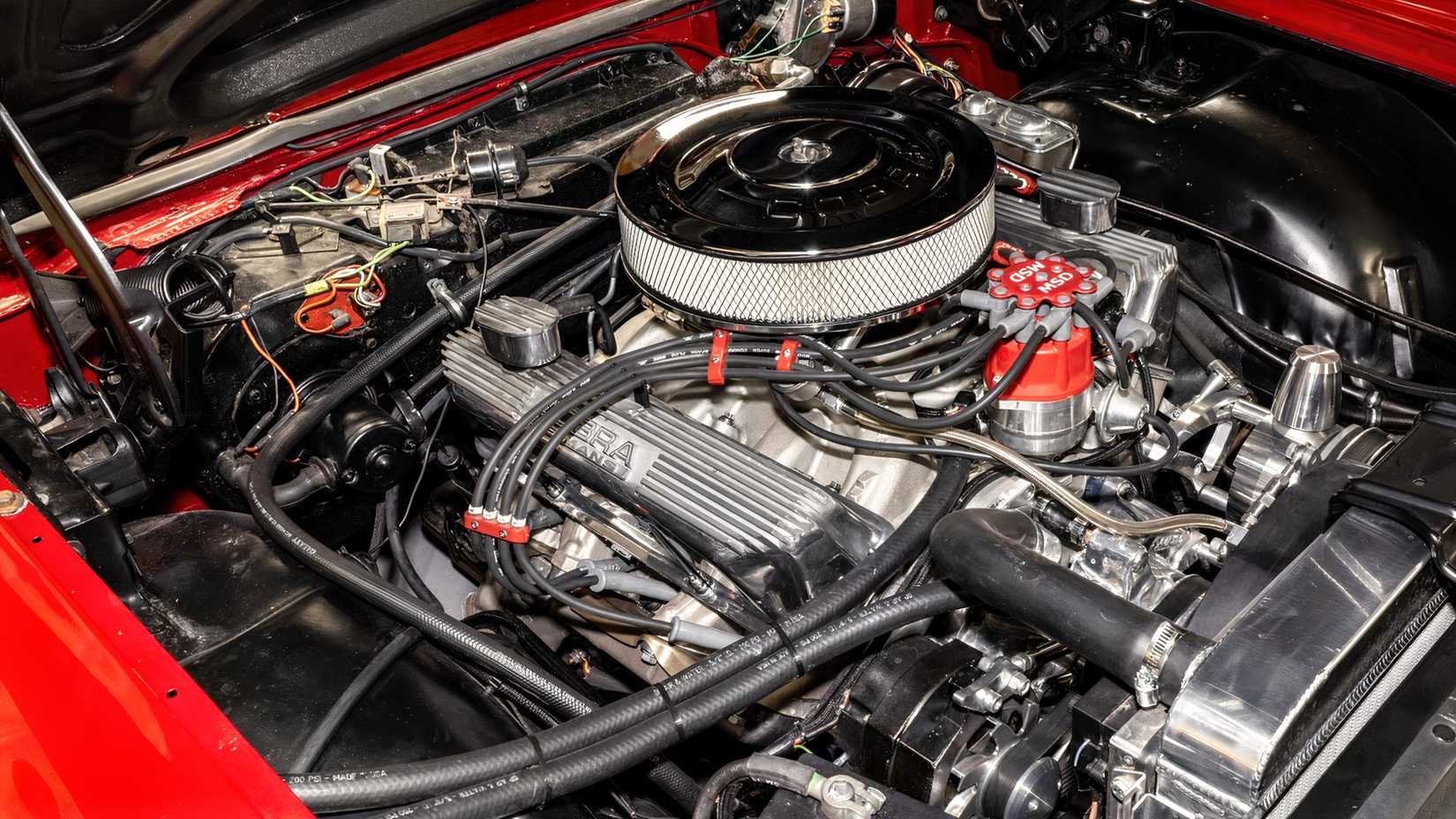 Engine of 1966 Ford Galaxie 7-Litre 428