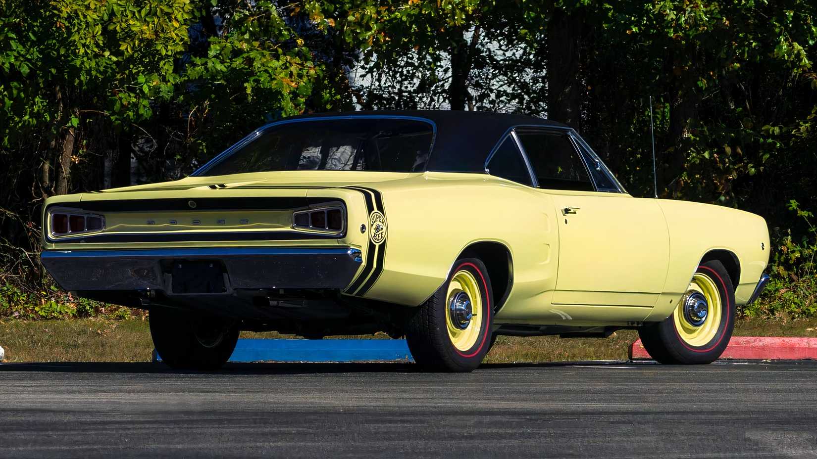 3/4 rear view of 1968 Dodge Hemi Super Bee