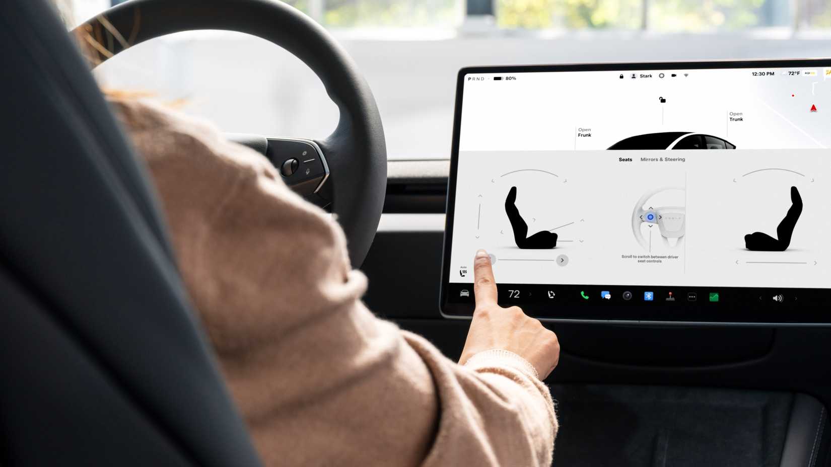Foto do interior do Tesla Model 3 Standard mostrando a tela