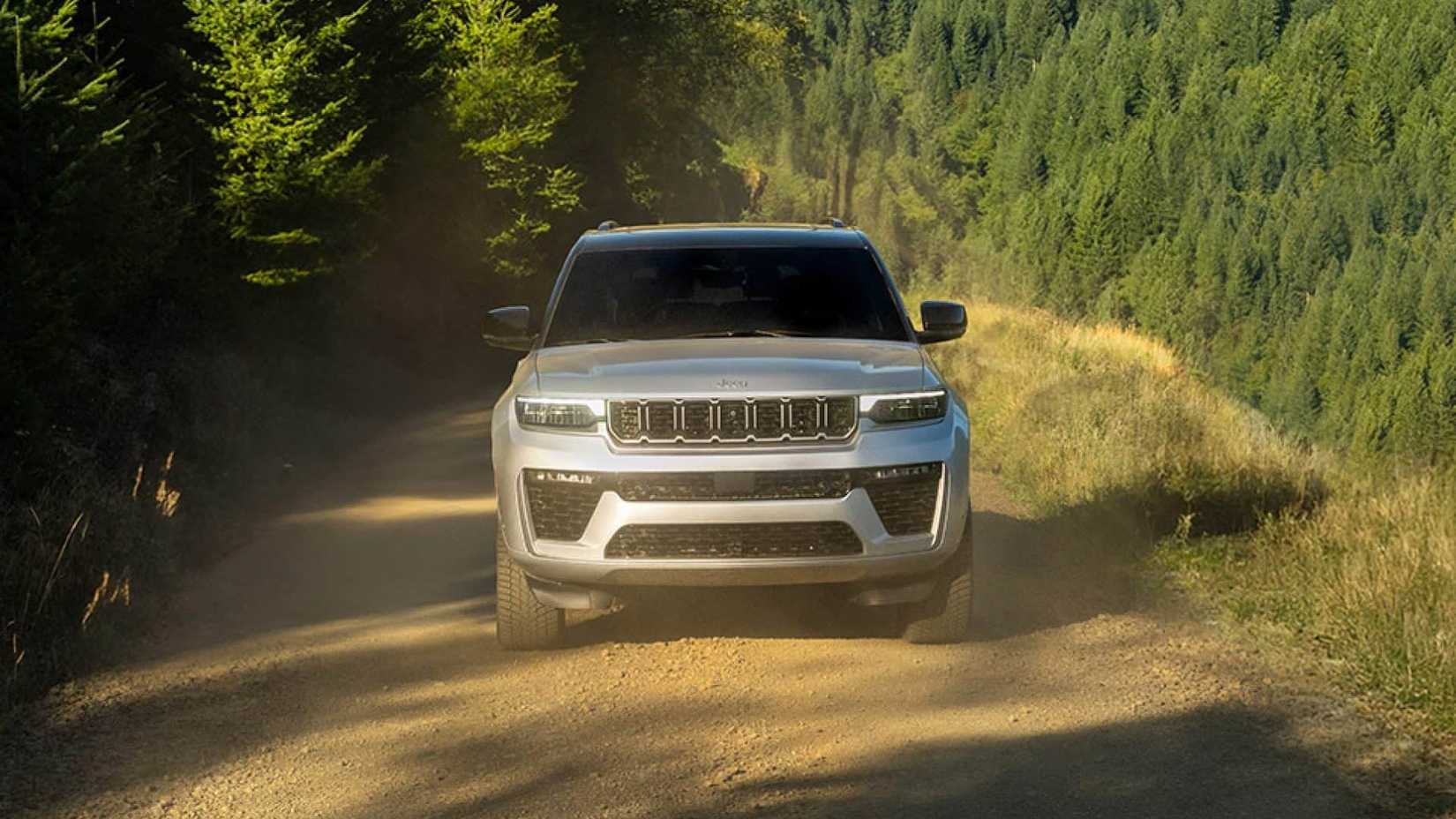 2026 Jeep Grand Cherokee looks sinister