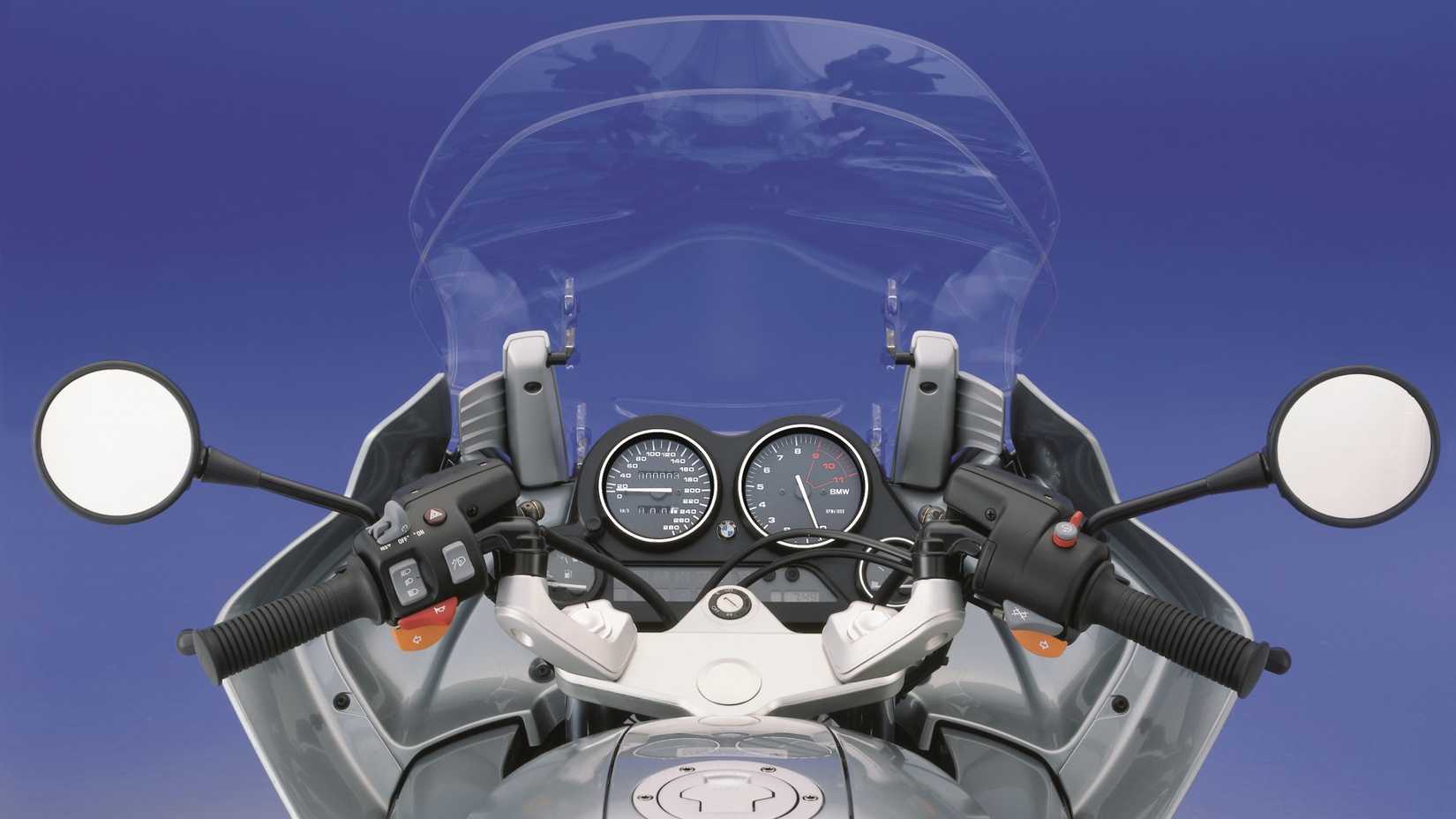 2003 BMW K 1200 GT cockpit view