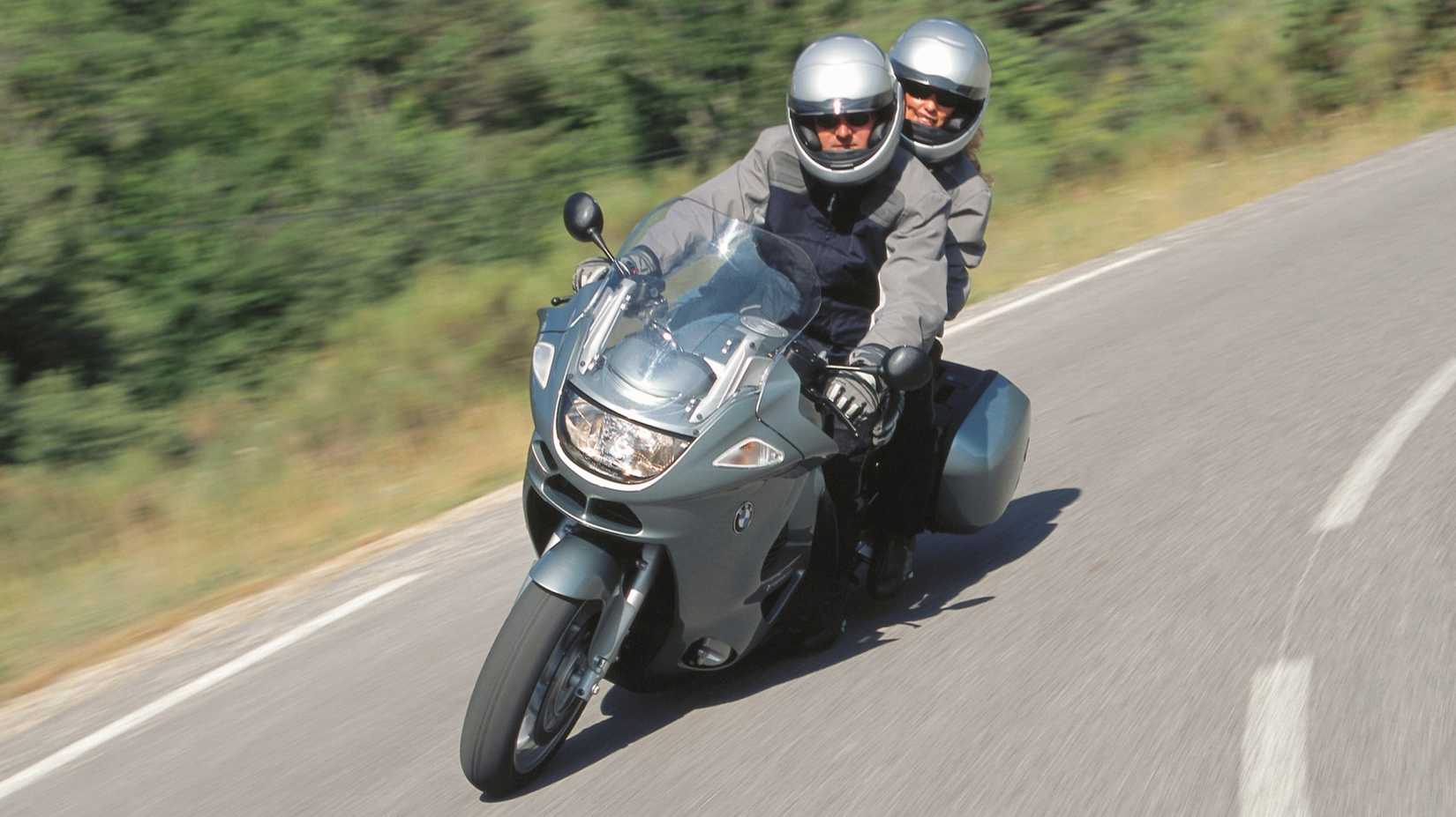 2003 BMW K 1200 GT cornering hard front fascia view