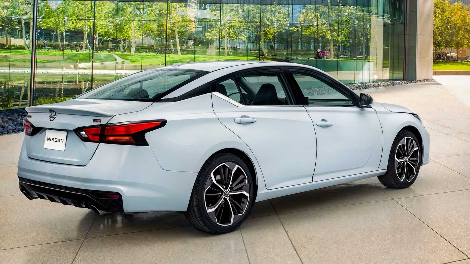 2023 Nissan Altima, rear 3/4