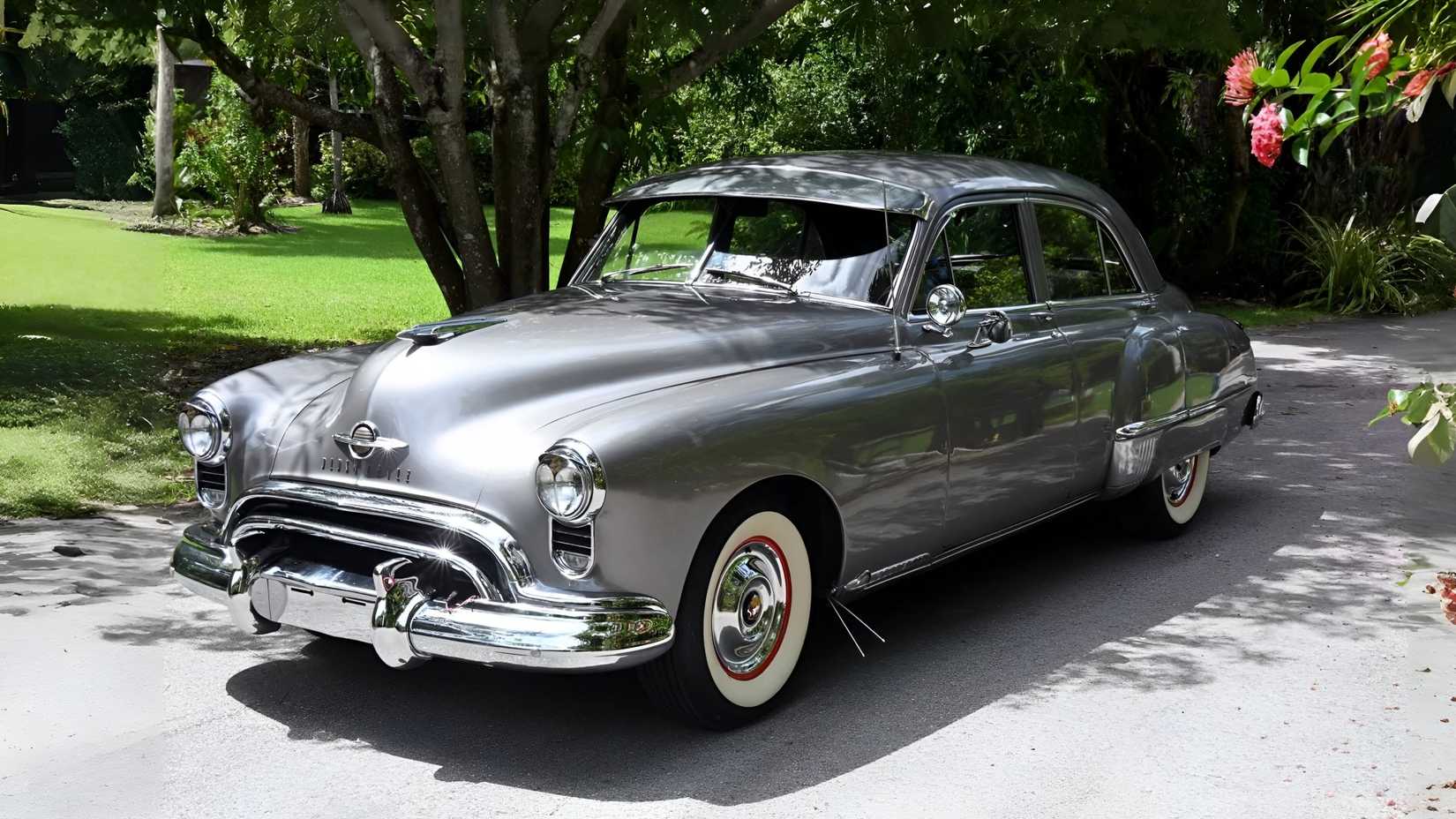 1949 Oldsmobile Futuramic Ninety-Eight Deluxe Sedan front third quarter view
