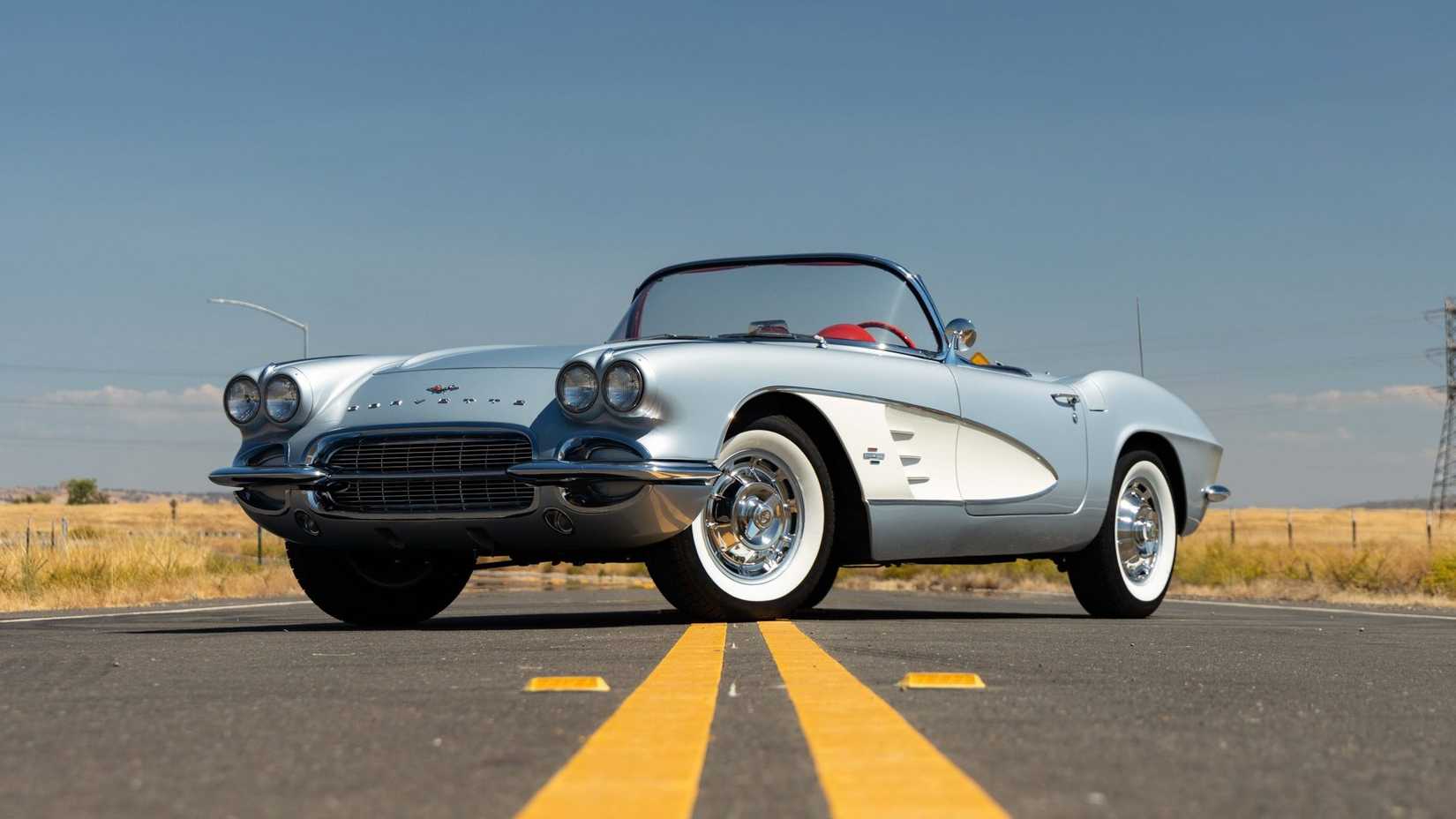1961 Chevrolet Corvette 283 270 4-Speed front third quarter view