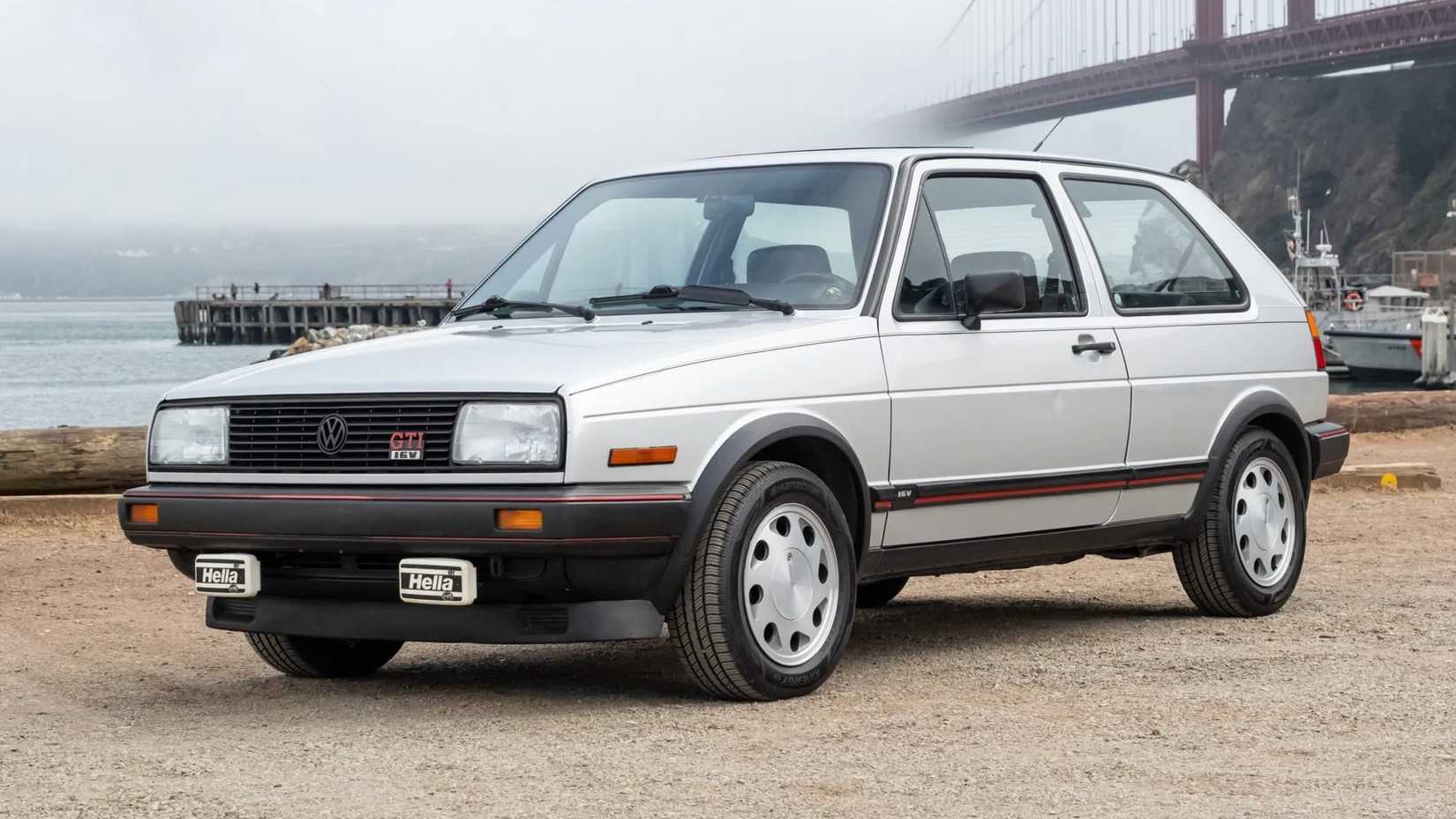 Silver 1987 Volkswagen Golf GTI 16V
