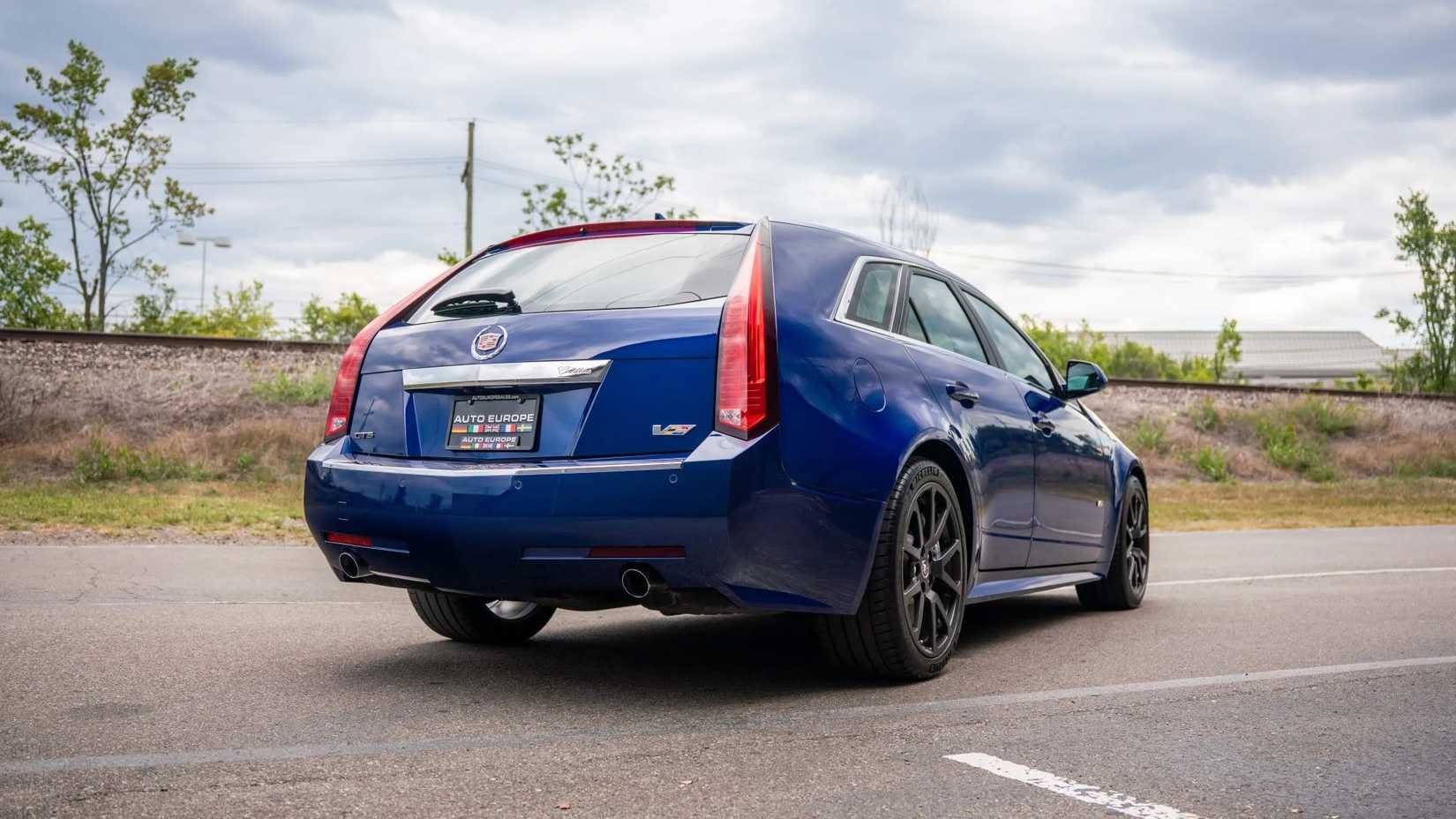 A static shot of the 2012 Cadillac CTS-V Wagon