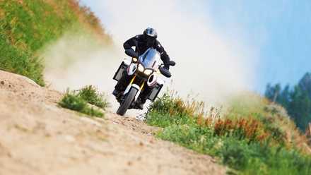 2013 Yamaha Super Tenere Action