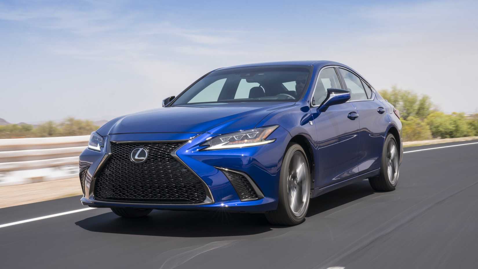 2020 Lexus ES 350 front third quarter