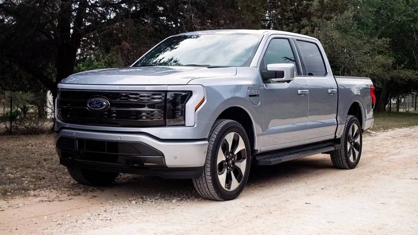 2025-ford-f150-relâmpago-frente-três quartos