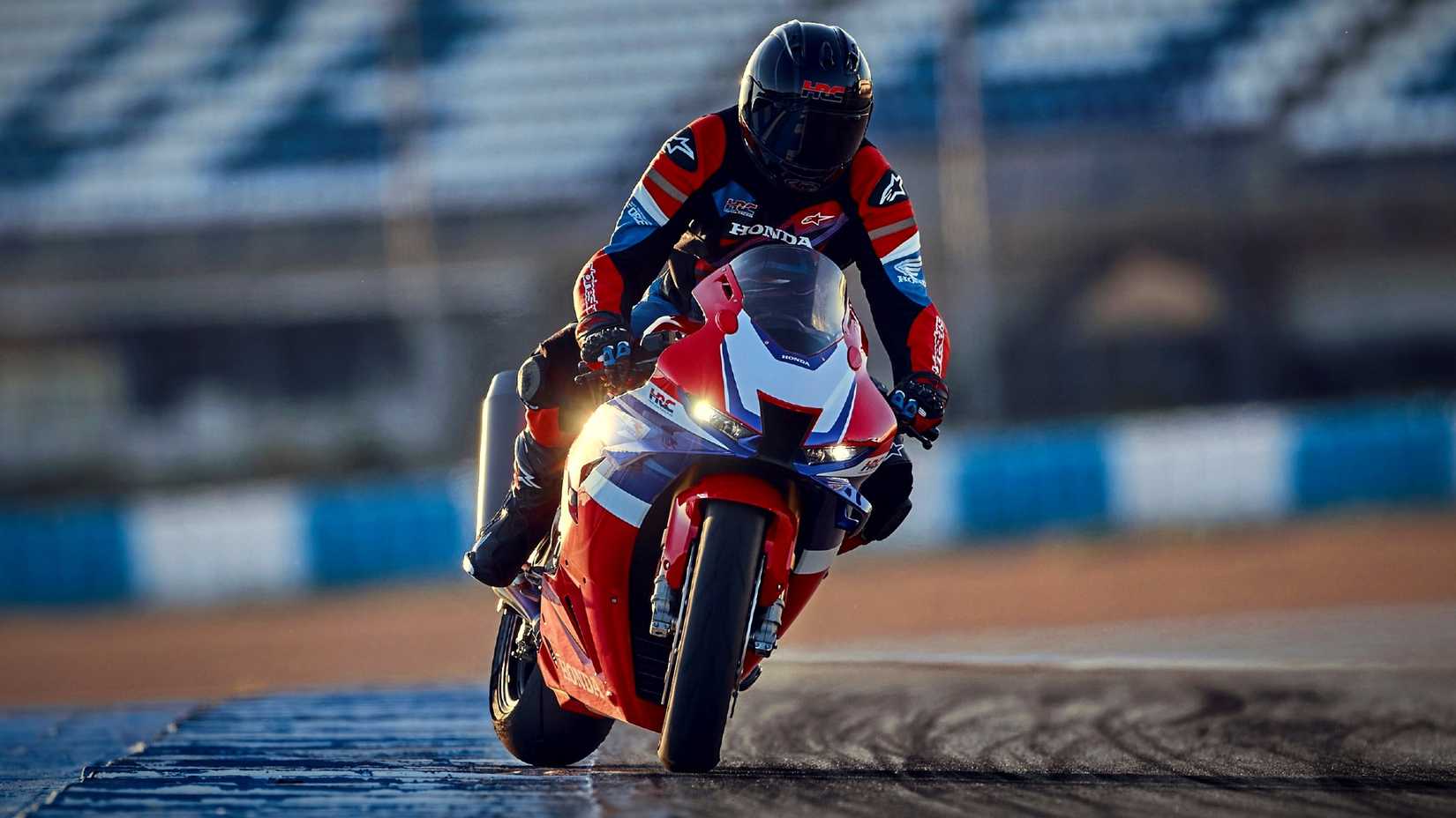 2025 Honda CBR1000RR-R SP Frenagem-1