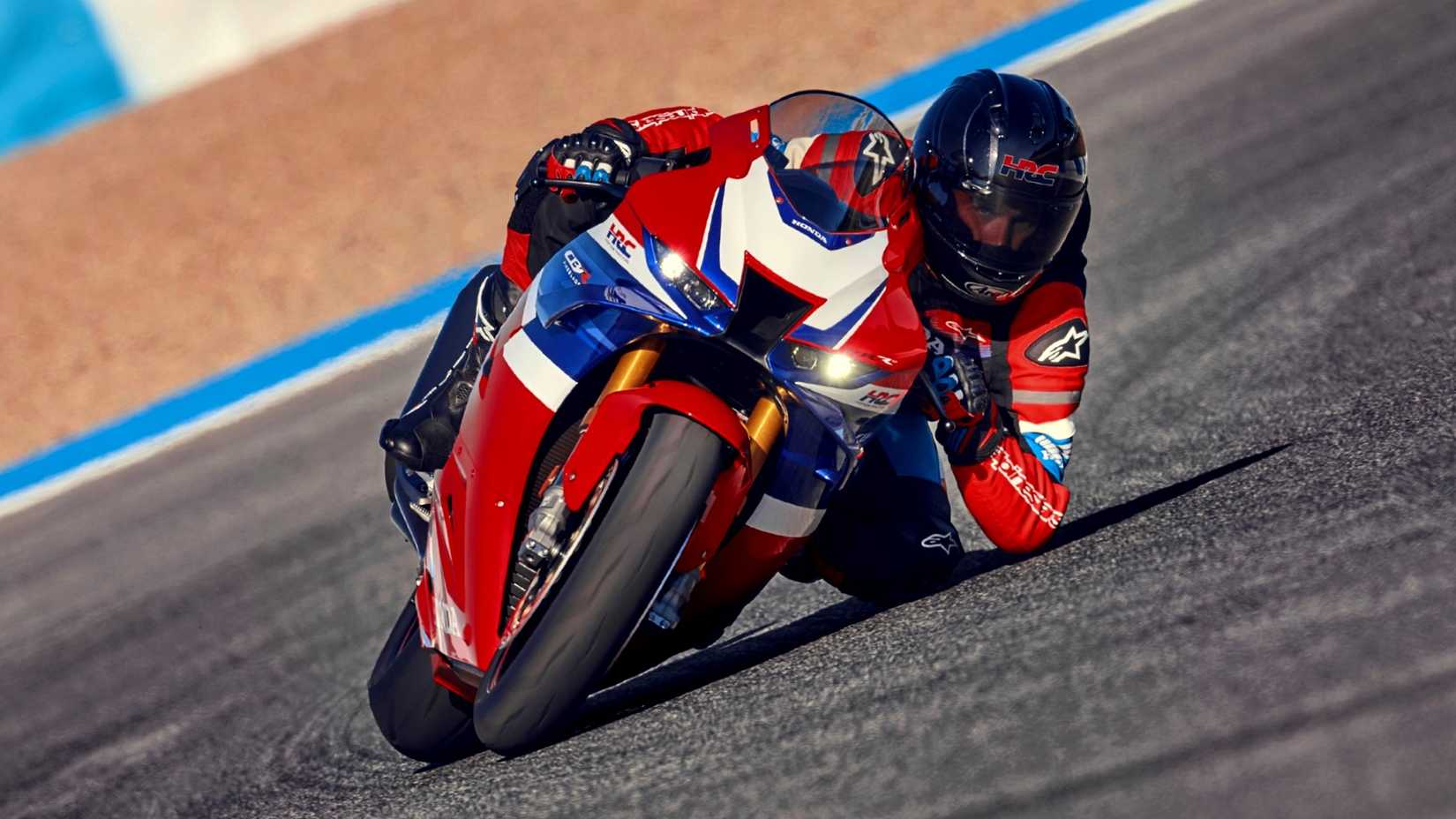 2025 Honda CBR1000RR-R SP Elbow Down-1