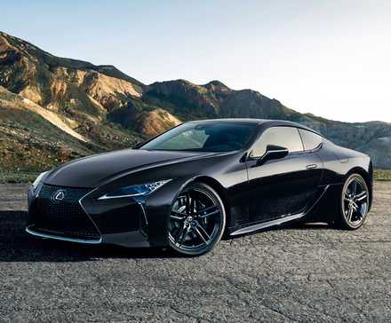 2025 Lexus LC 500 em preto estacionado