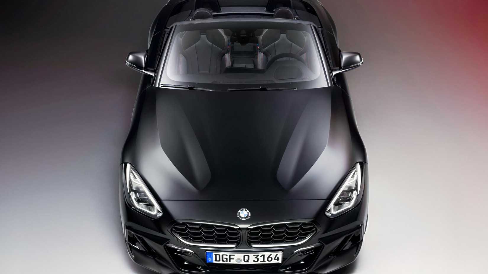 Foto frontal superior do BMW Z4 Final Edition 2026