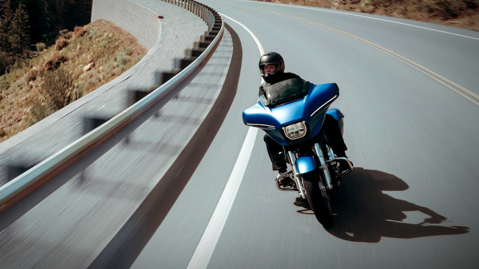 2026 Harley-Davidson Street Glide Ação Frontal