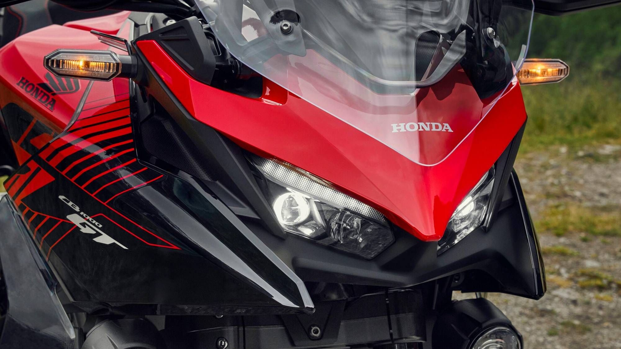 Foto aproximada do farol Honda CB1000GT 2026