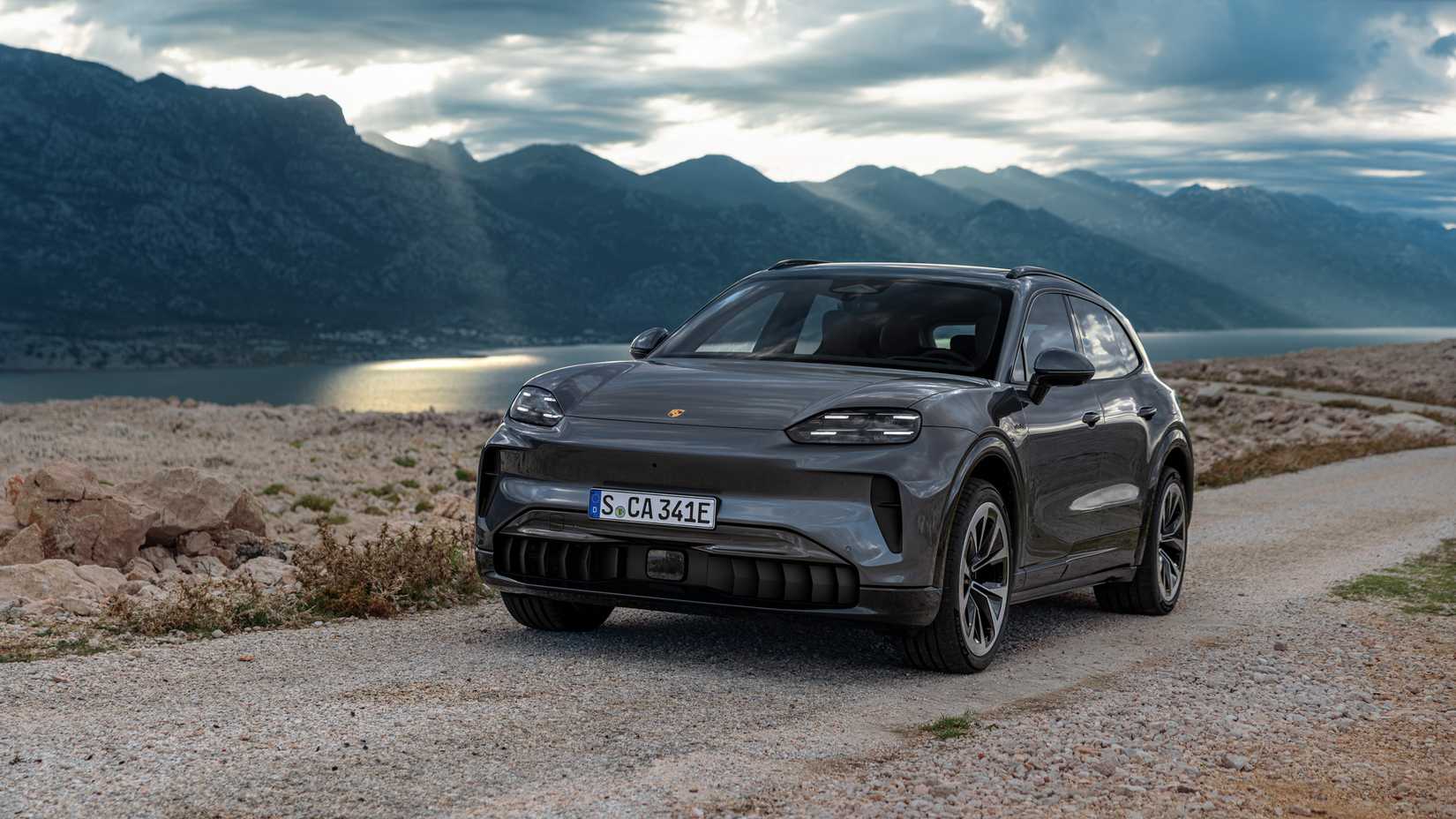 2026 Porsche Cayenne Electric-22