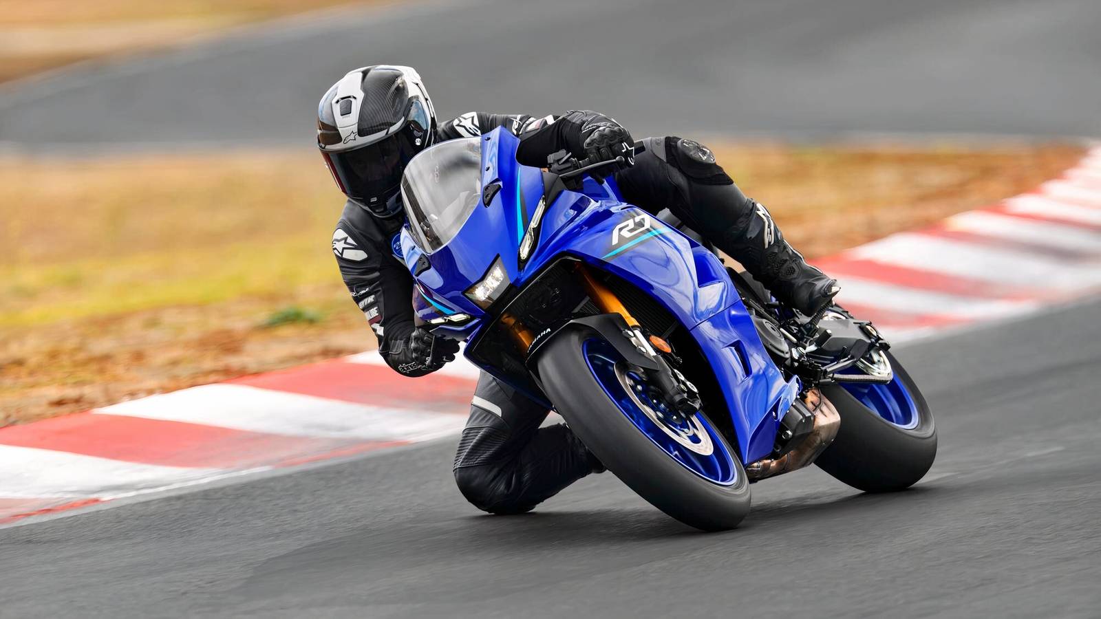 Yamaha R7 Light Blue Watch Out Suzuki, The New Yamaha R7 Is Here In America At A Competitive ...