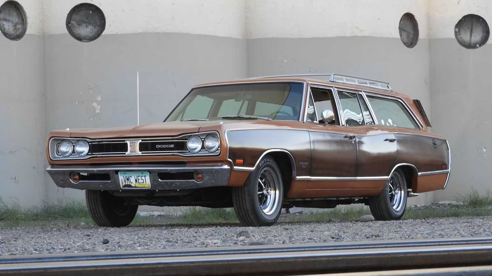 Frente Brown Dodge Coronet 500 Wagon