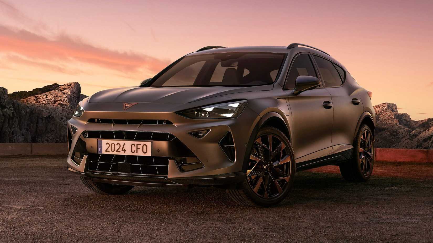 Cupra Formentor VZ3 front third quarter view